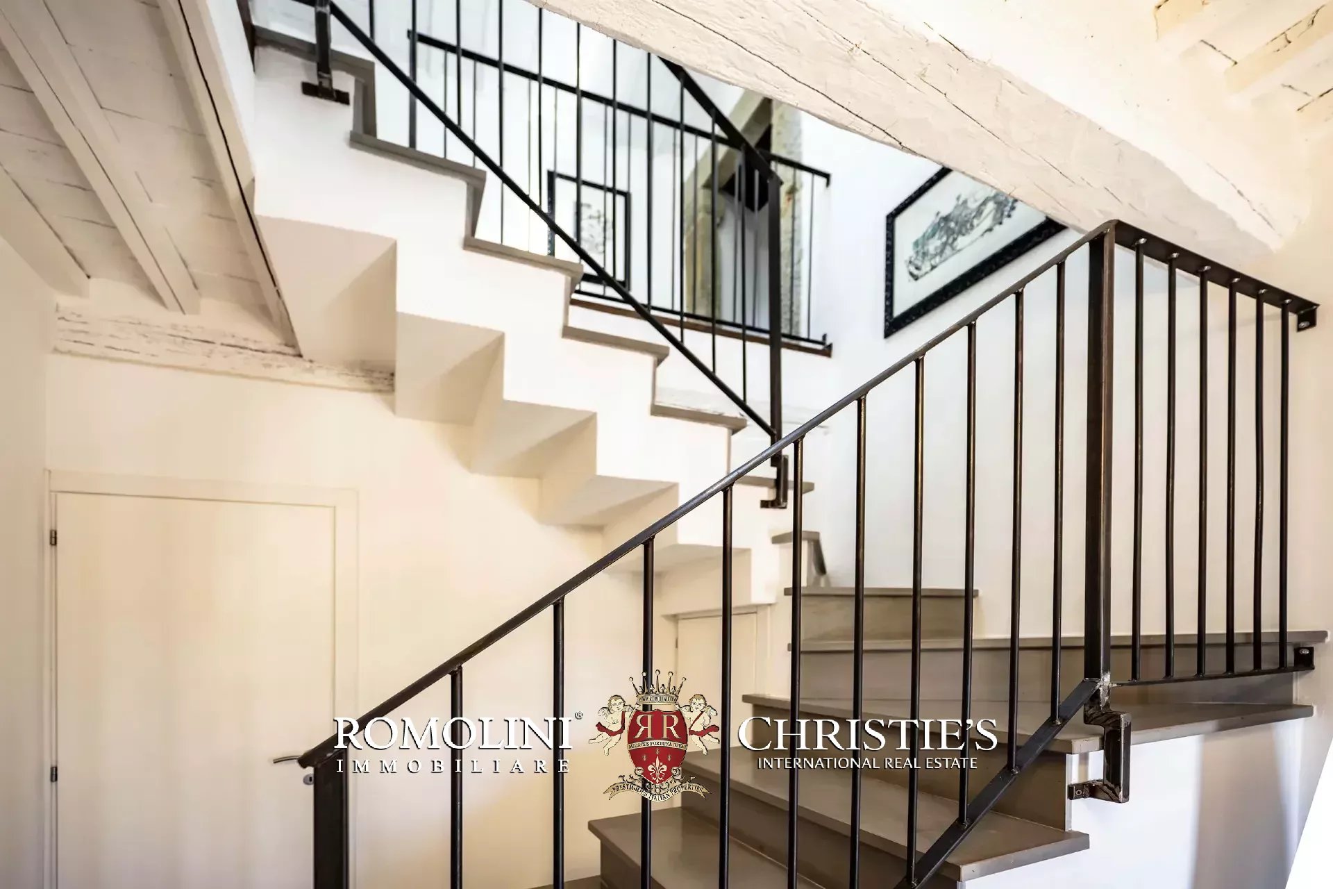 6 Bedroom Villa/Townhouse's Image 41
