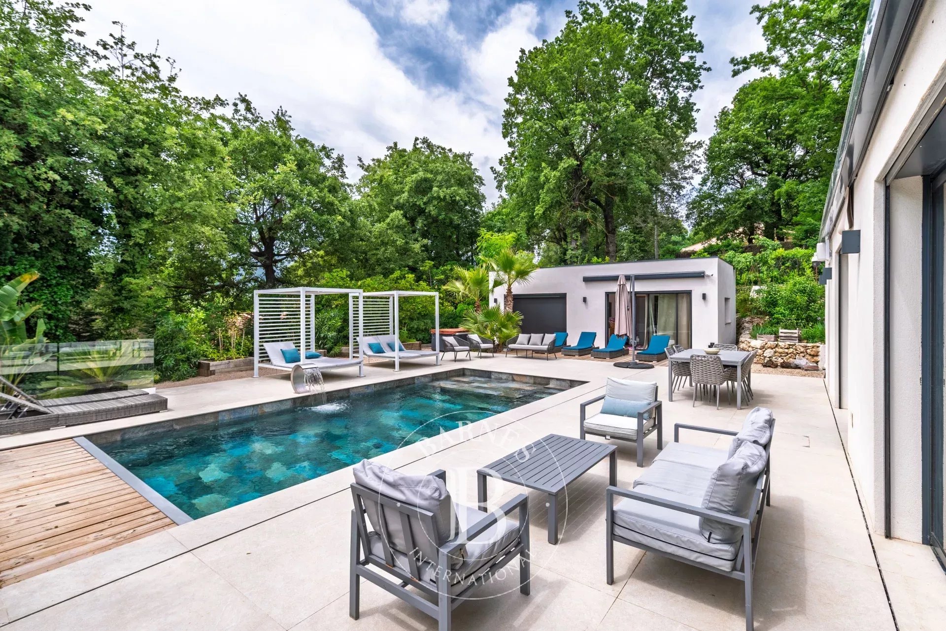 Stunning Contemporary Home – 5 Bedrooms – Smart Home – Pool – Independent Studio - picture 5