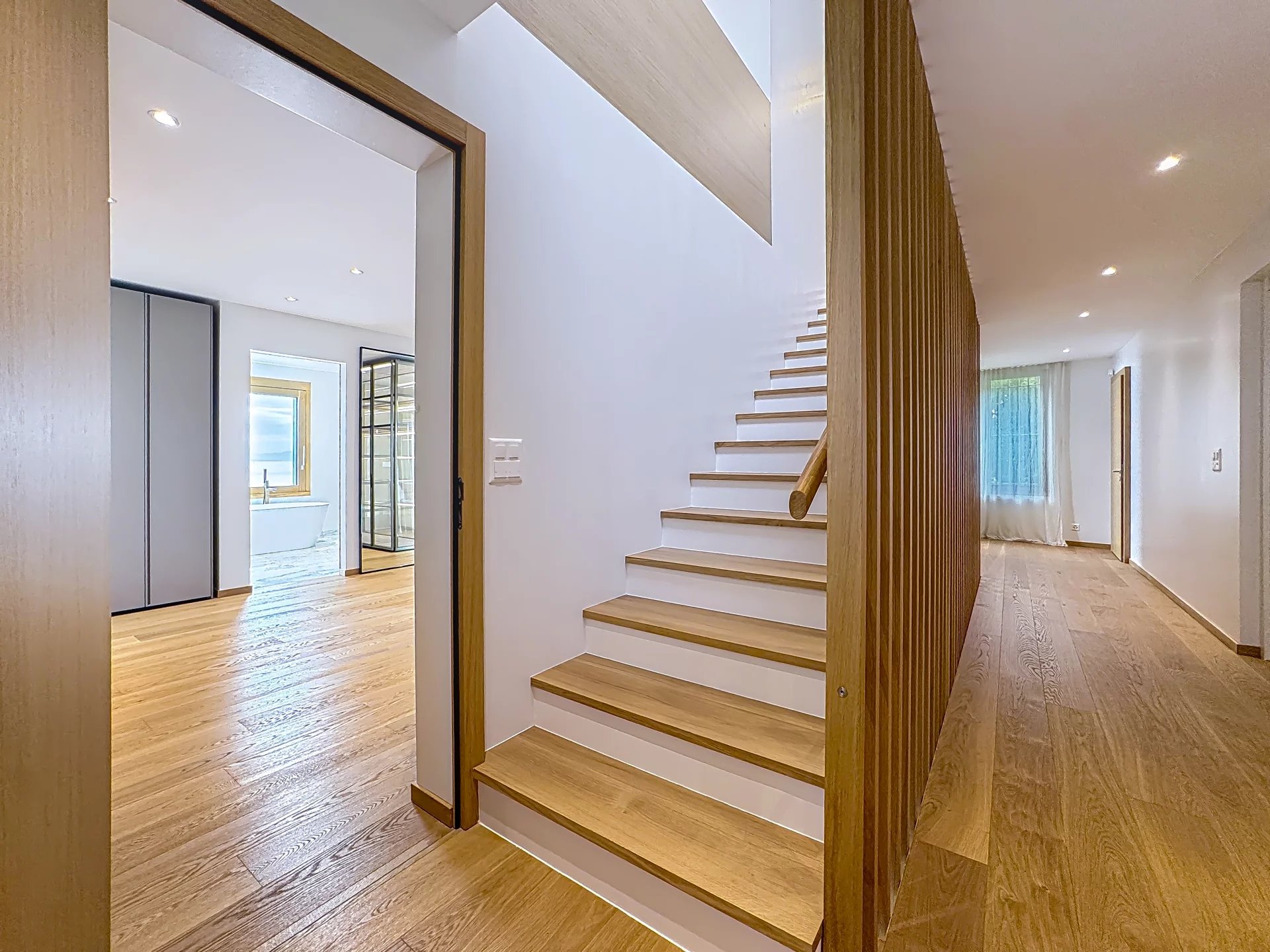 Villa d'exception en première ligne du lac !