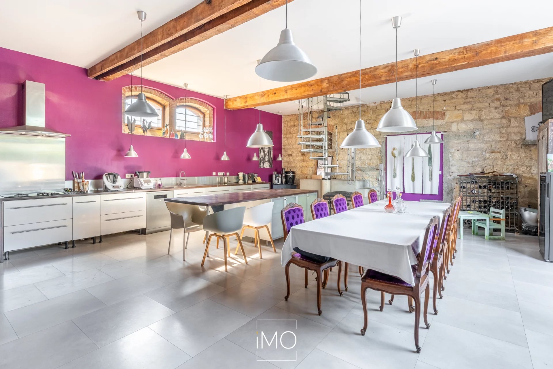 Maison familiale de 255 m² à Chasselay