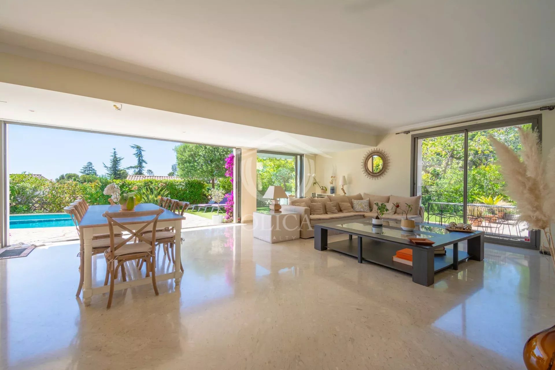 Villa - Estate in the hills above Vaugrenier