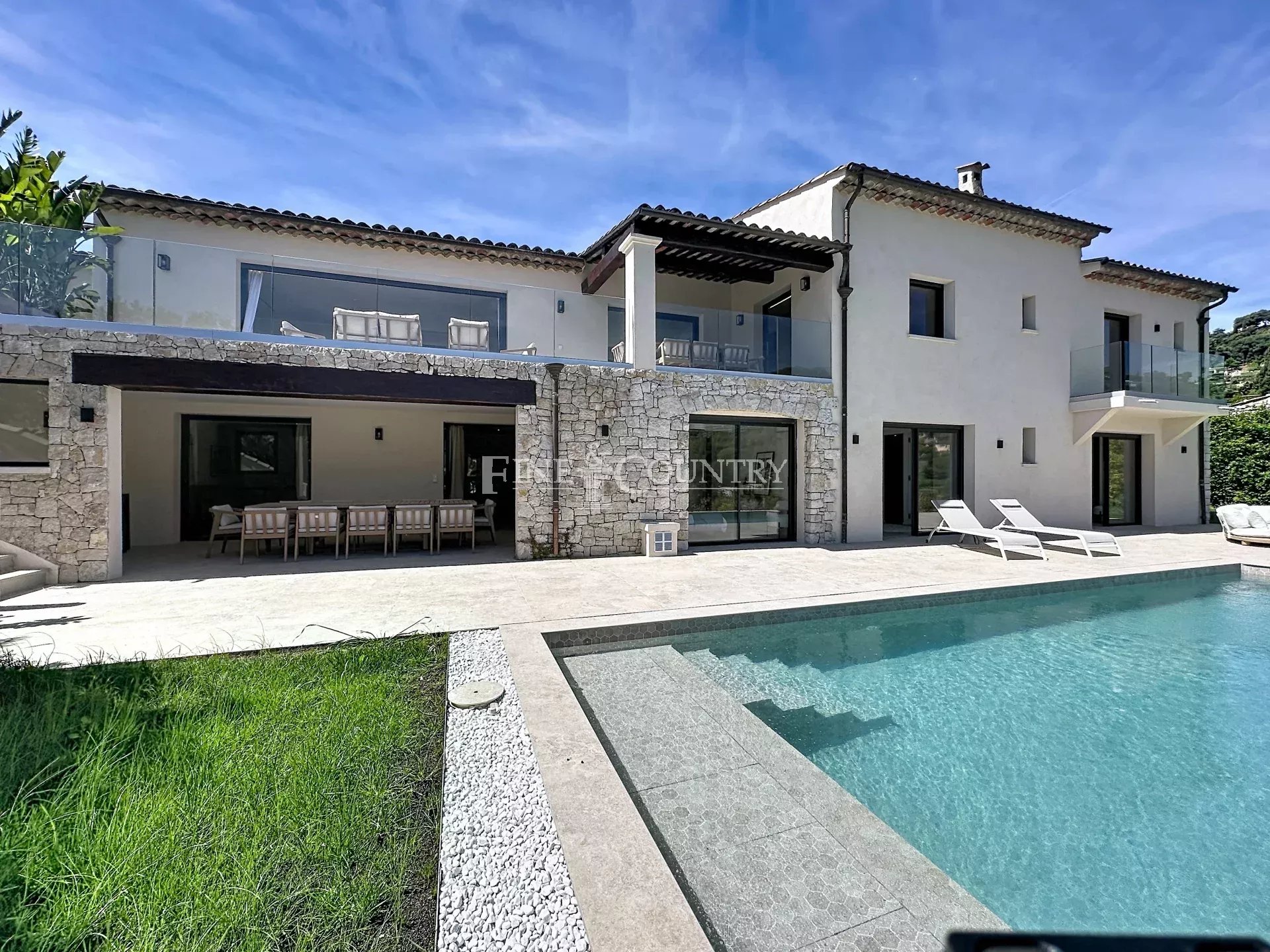 Photo of Villa in Saint-Paul-de-Vence for sale, village view