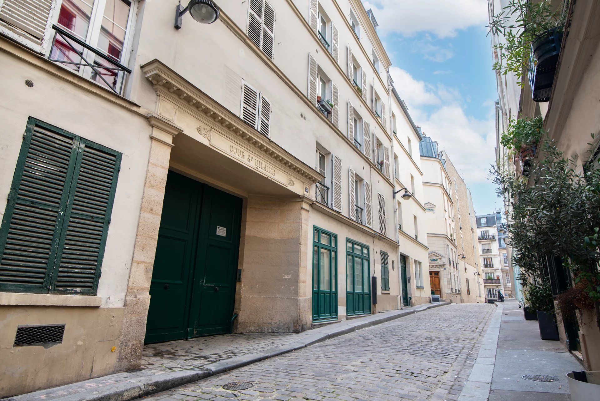 Deux pièces 35m2 -  Cour Saint-Hilaire Paris 9ème