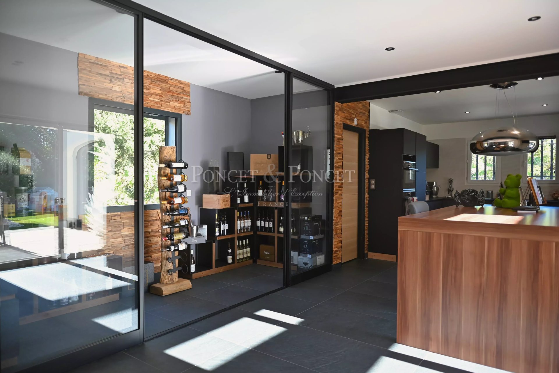 5 Bedroom Villa/Townhouse's Image 4
