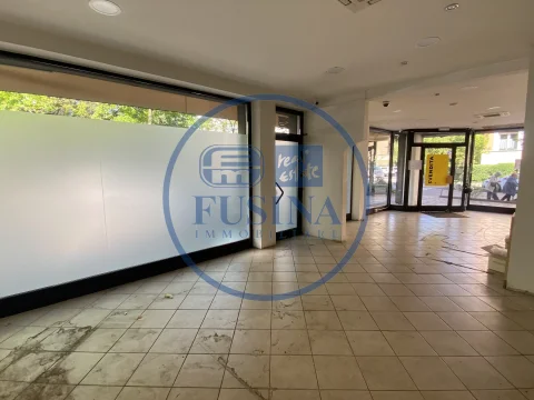 Negozio---Locale-commerciale-in-affitto---Bolzano-2