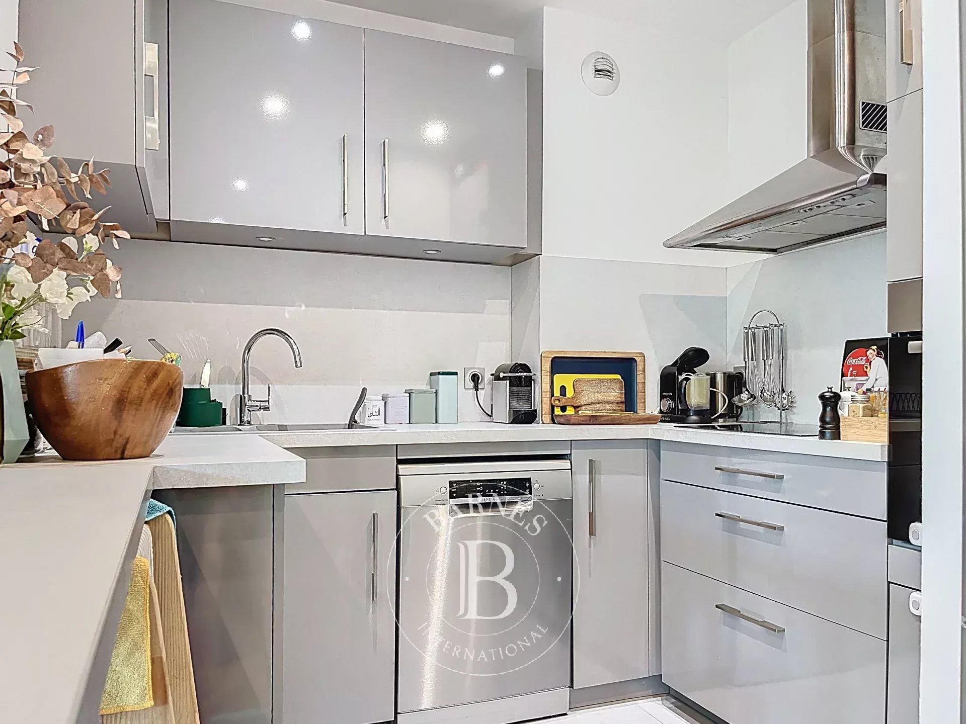 Daire Paris 10ème - picture 5