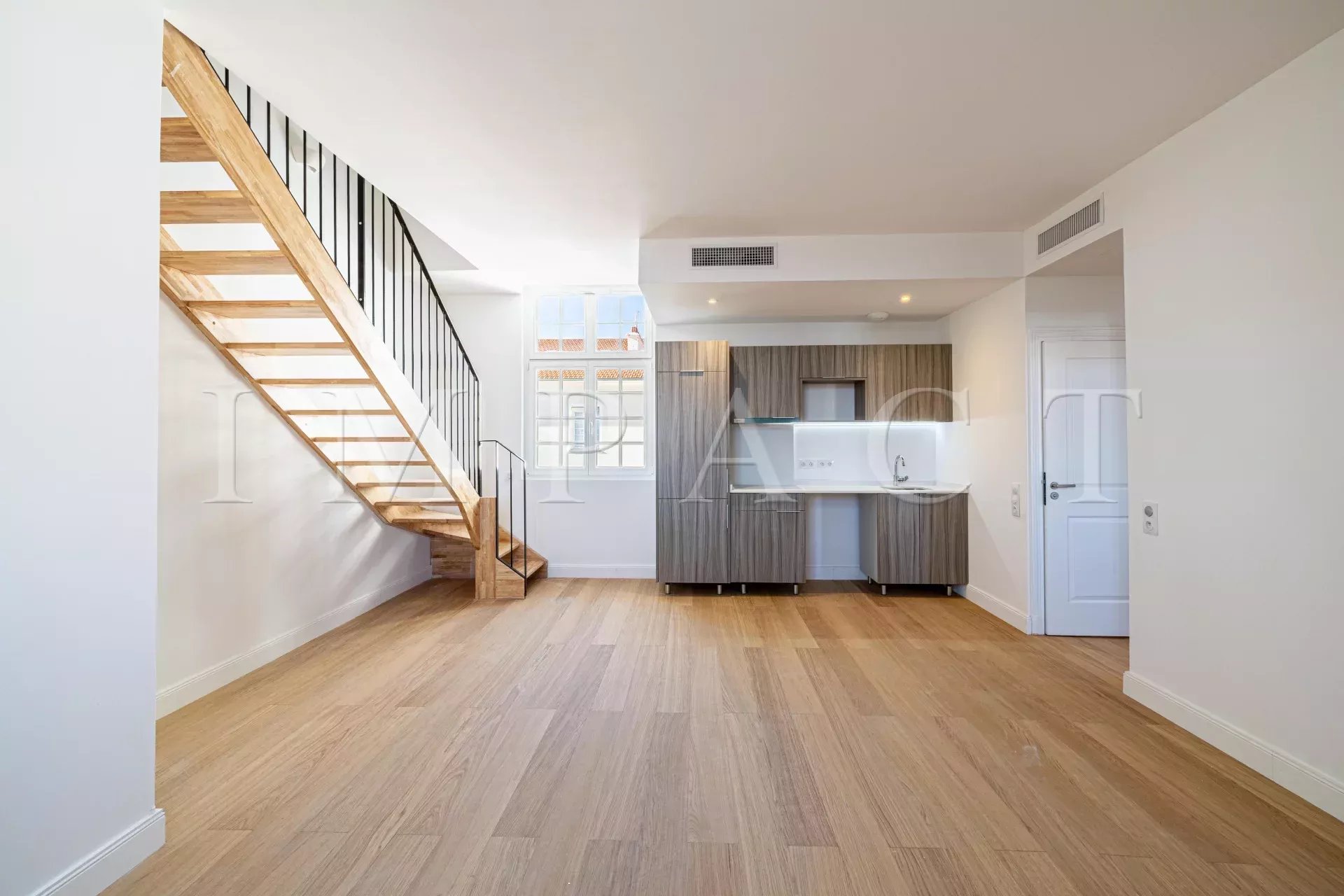 Antibes place du Général de Gaulle appartement  3 pièces en duplex à vendre