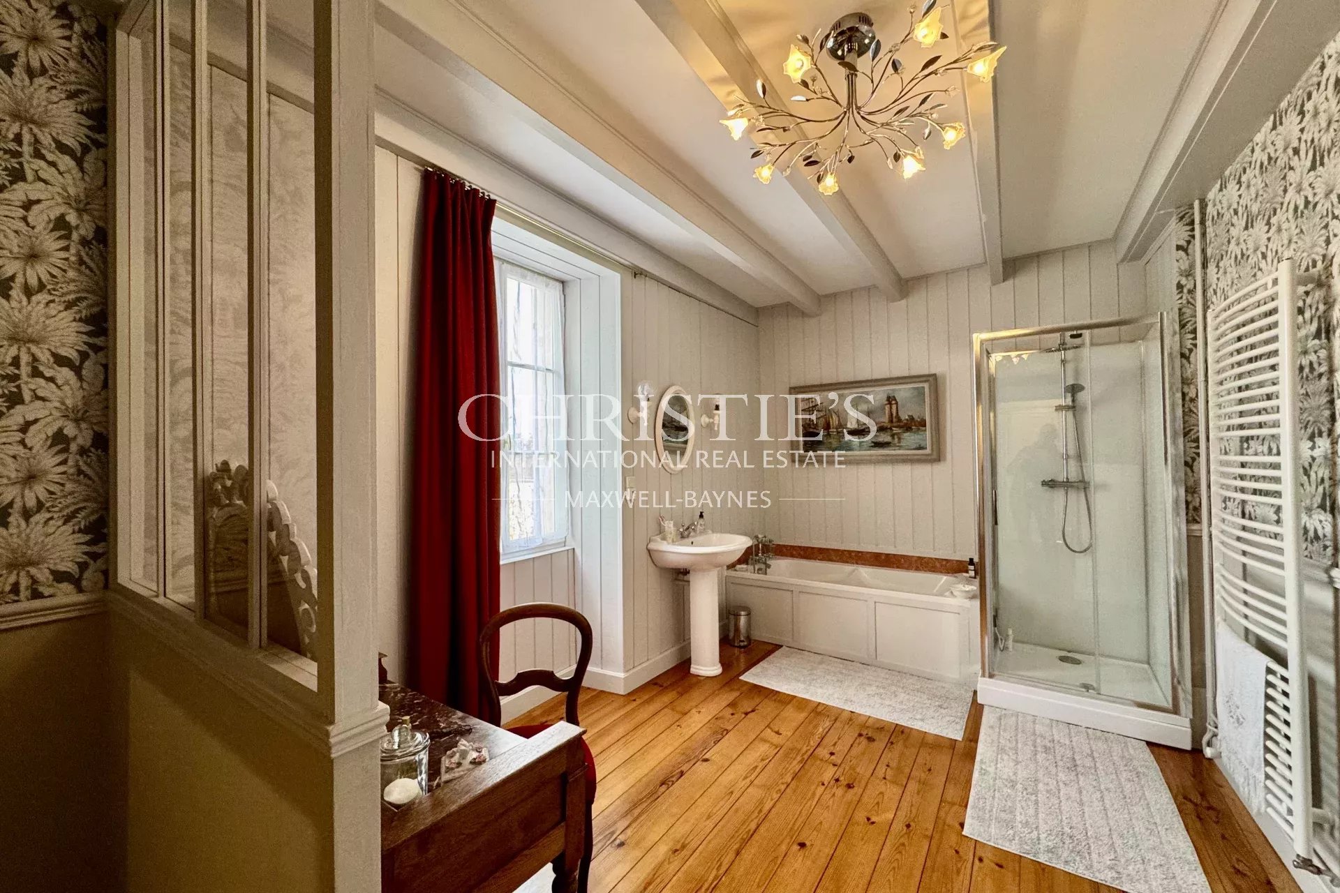 6 Bedroom Villa/Townhouse's Image 34