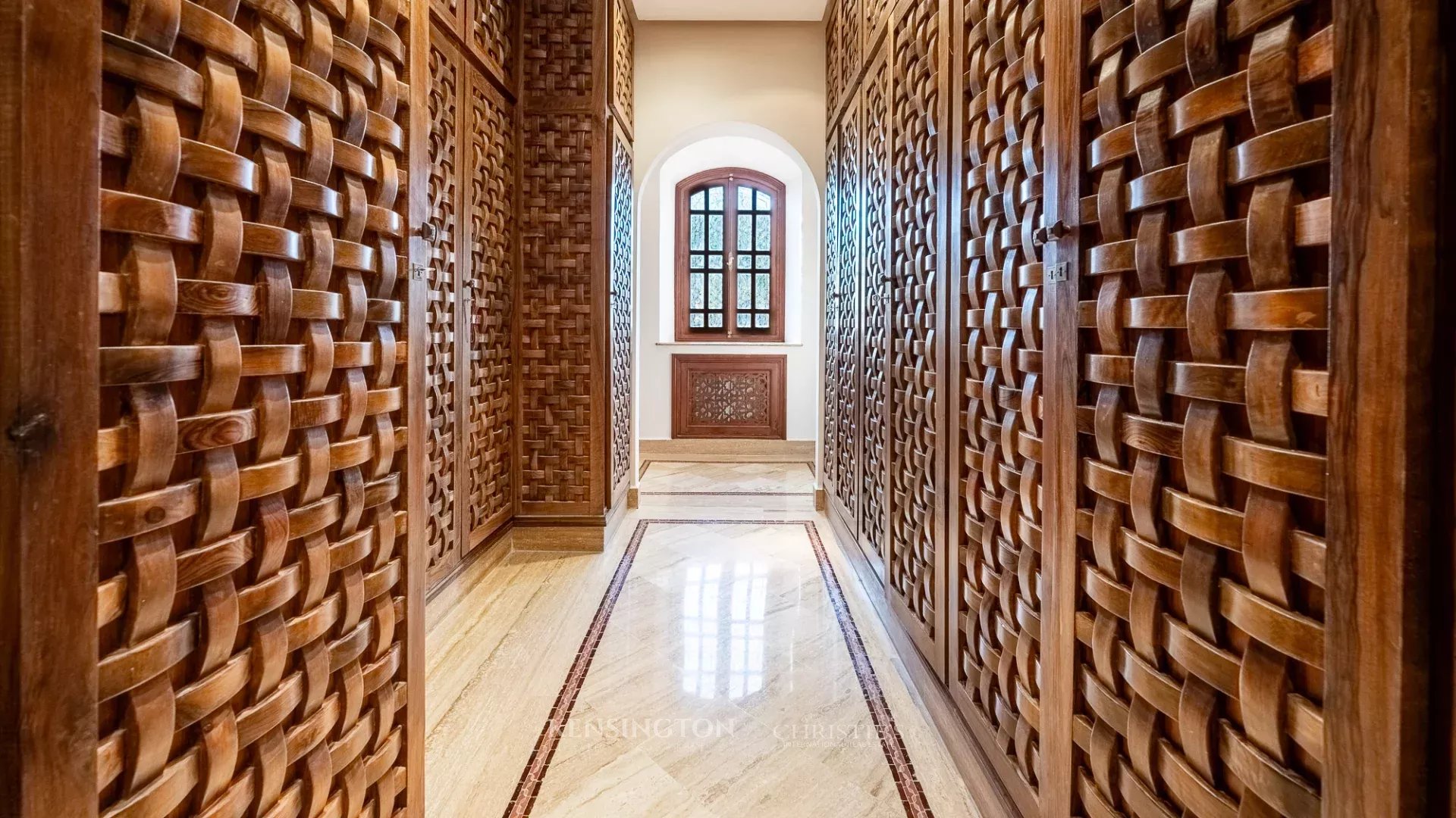 6 Bedroom Villa/Townhouse's Image 55