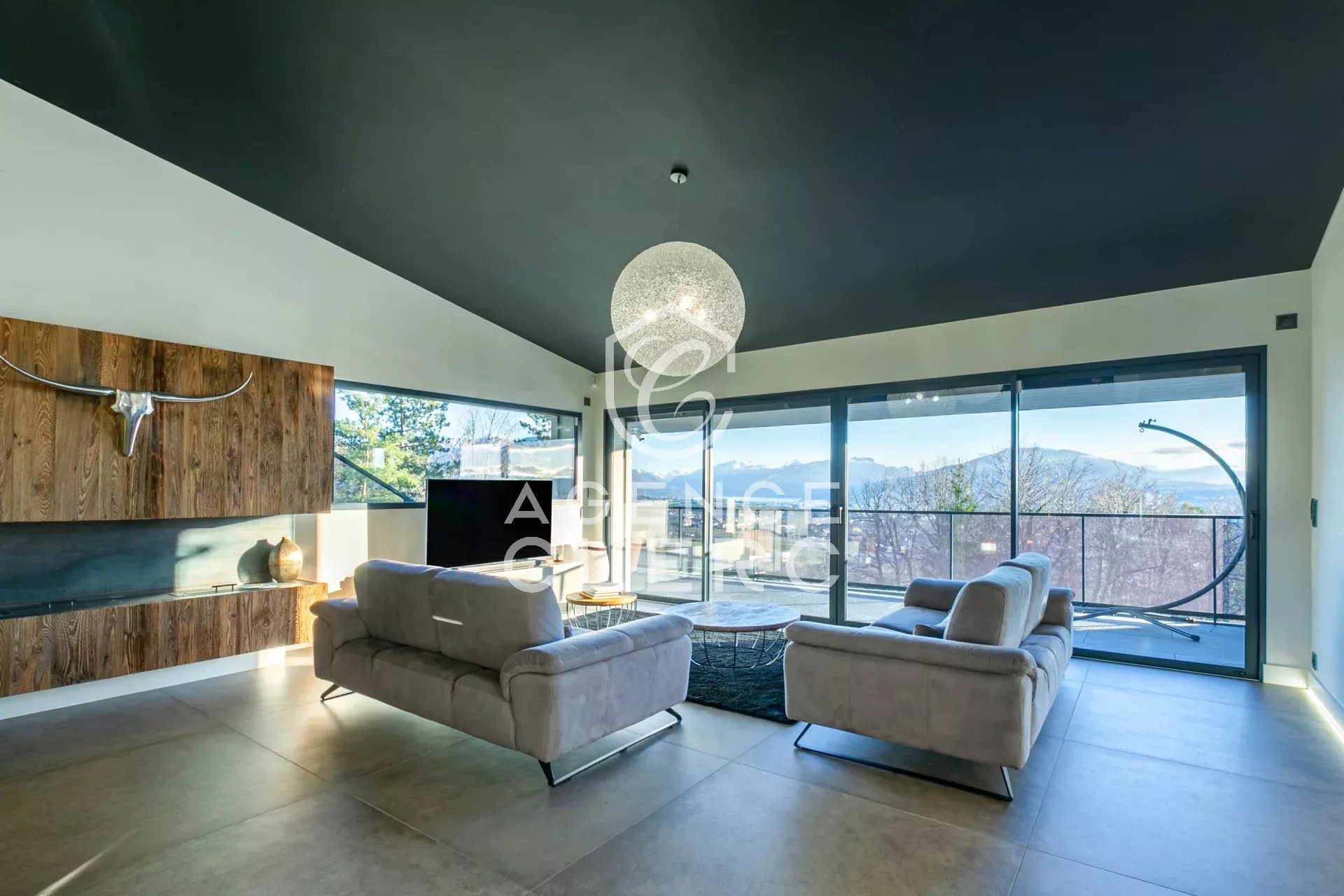 5 Bedroom Villa/Townhouse's Image 11