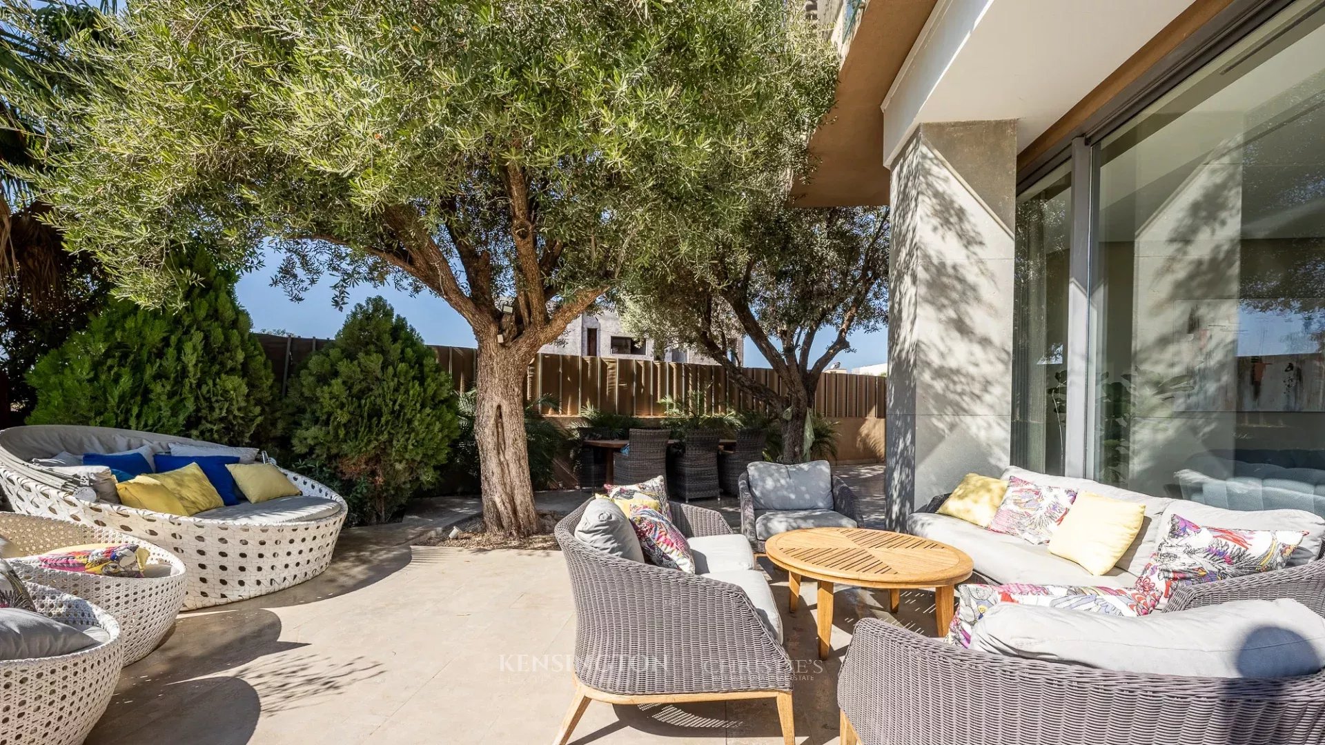 4 Bedroom Villa/Townhouse's Image 3