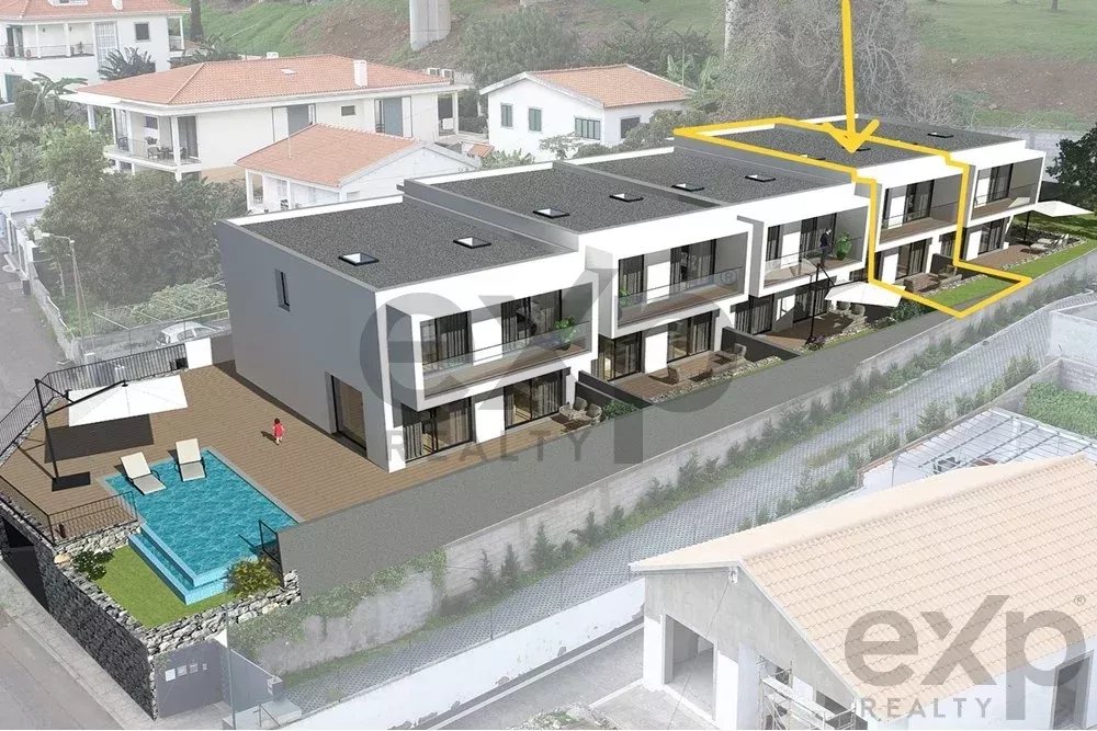 "Descubra Sua Casa Geminada Ideal em Madeira"
