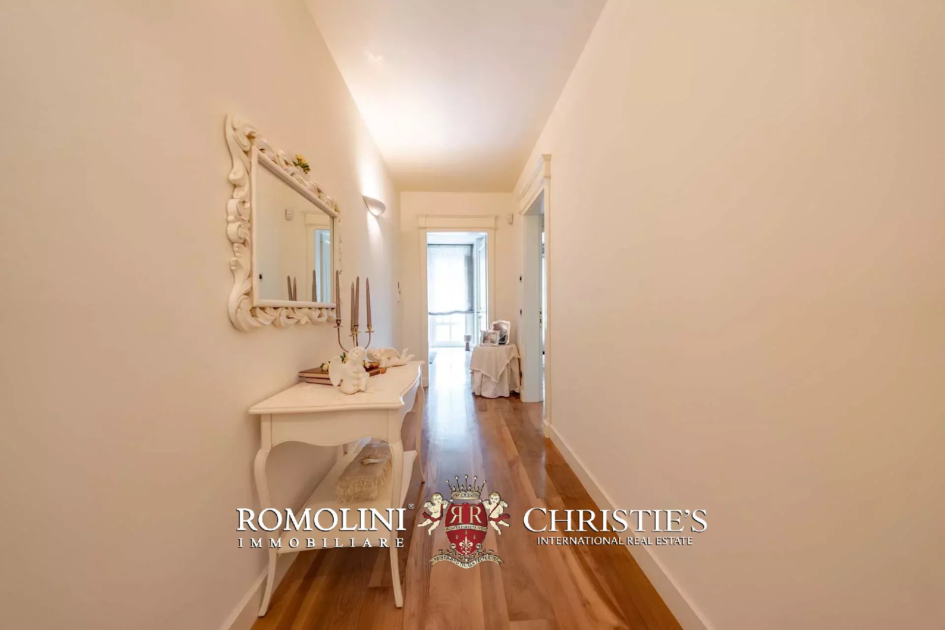 10 Bedroom Villa/Townhouse's Image 40