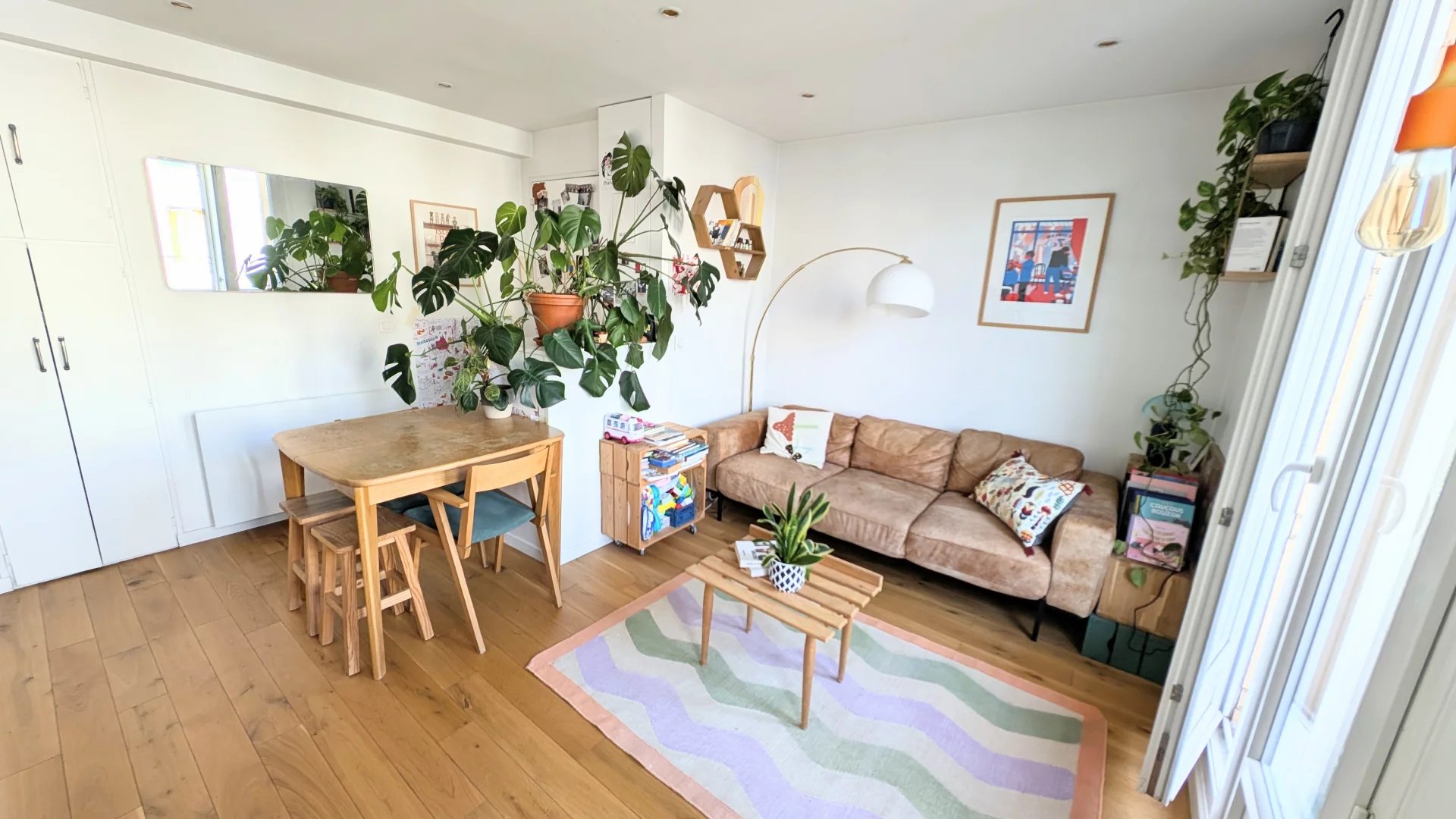 3 Pièces 50 m2, Balcons, cave  CENTRE des LILAS - Image 1