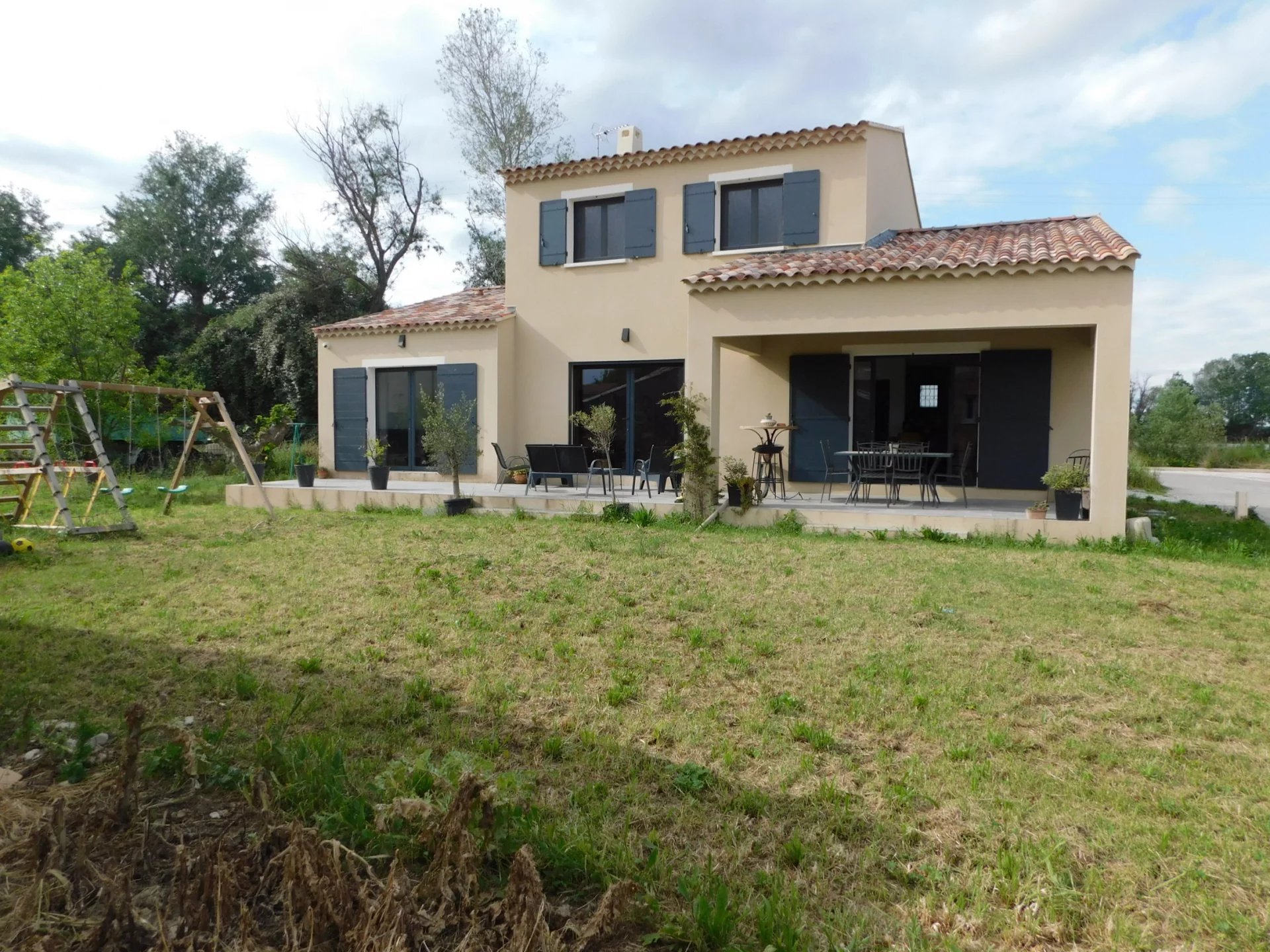 Sale House Arles