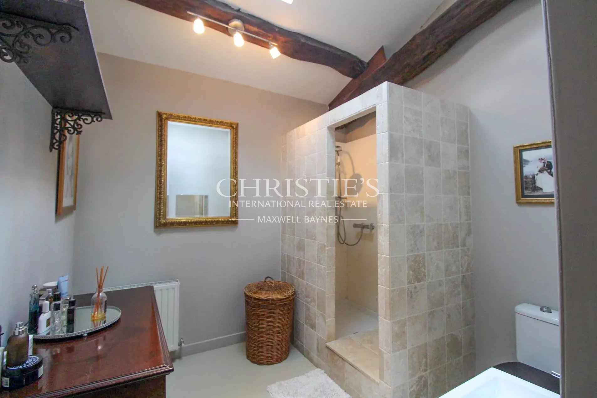 5 Bedroom Villa/Townhouse's Image 16