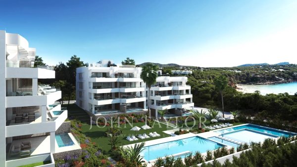 4-Bedroom Apartment in Cala Llenya — photo 1