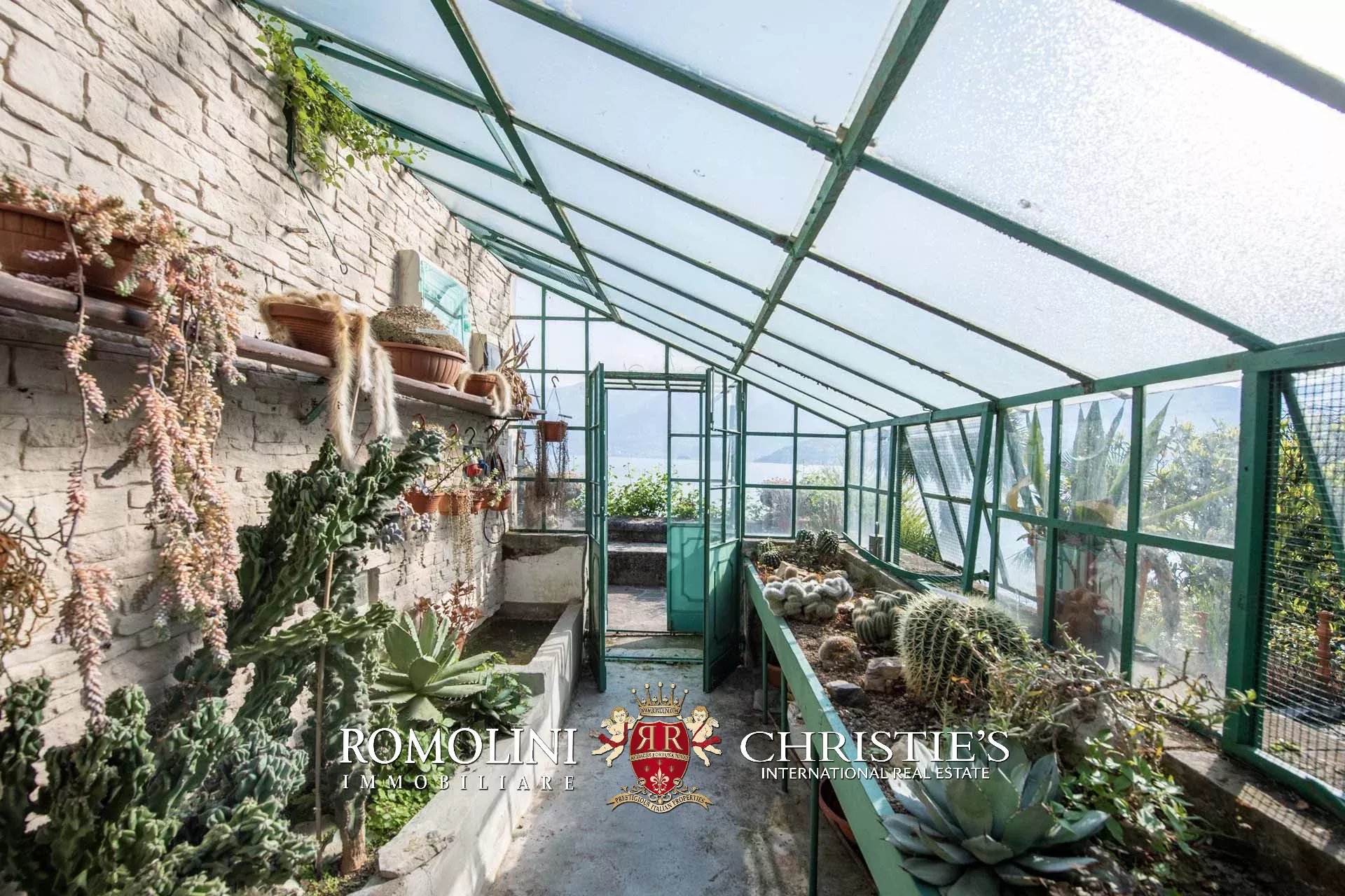 9 Bedroom Villa/Townhouse's Image 64