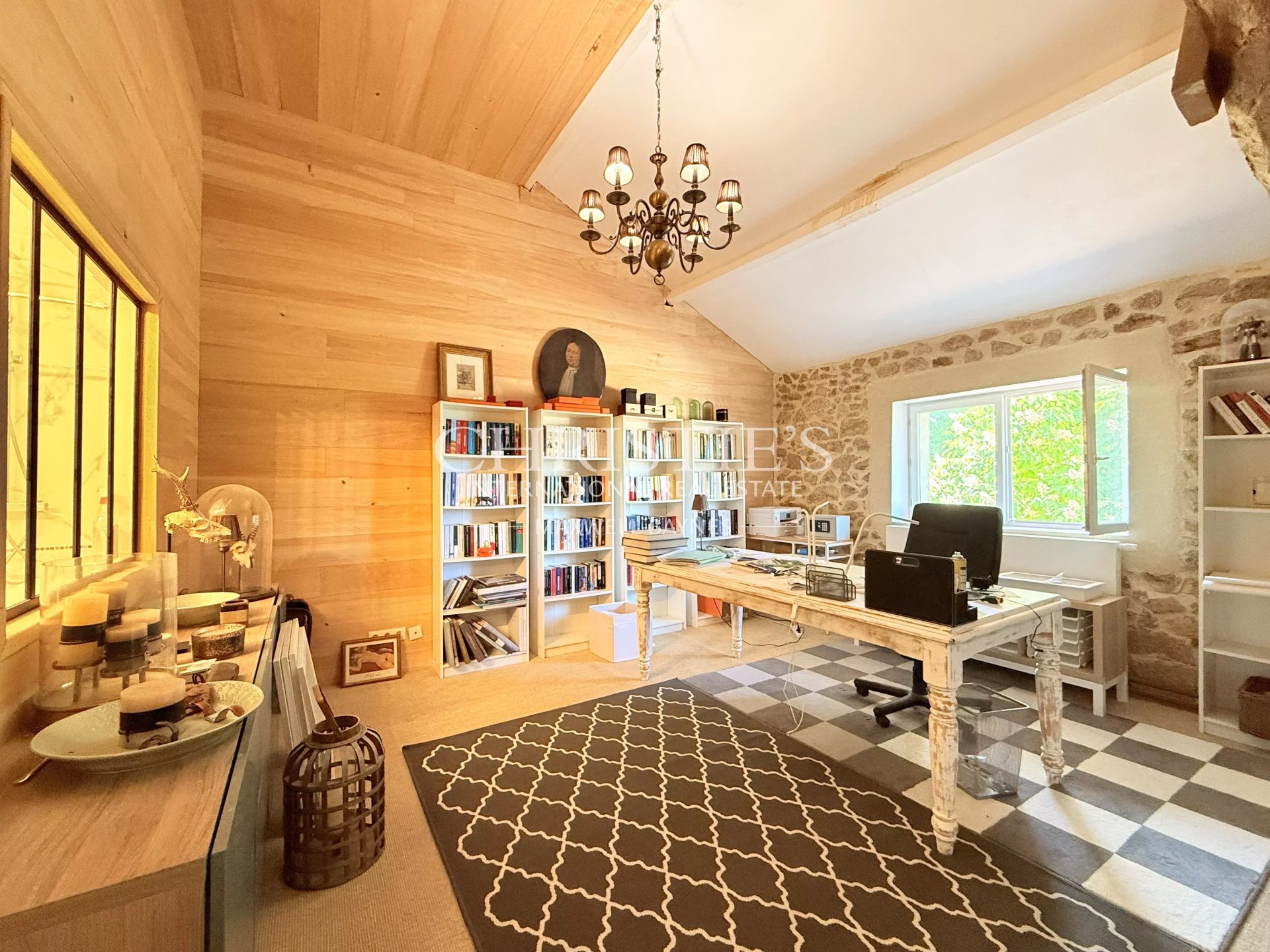 9 Bedroom Villa/Townhouse's Image 35