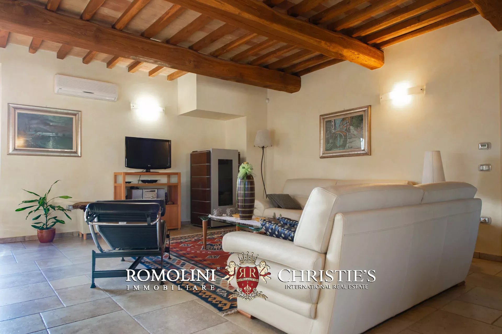 10 Bedroom Villa/Townhouse's Image 46