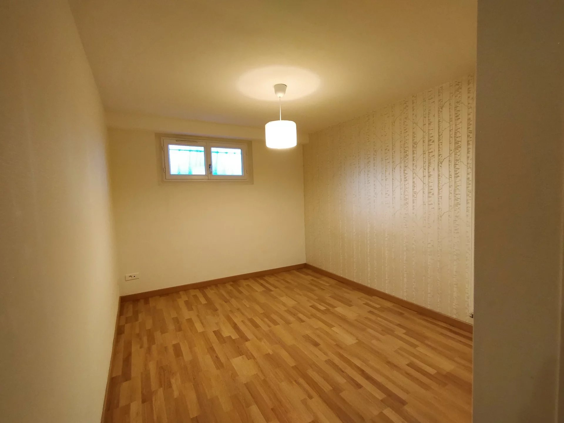 83124740 Location Francheville