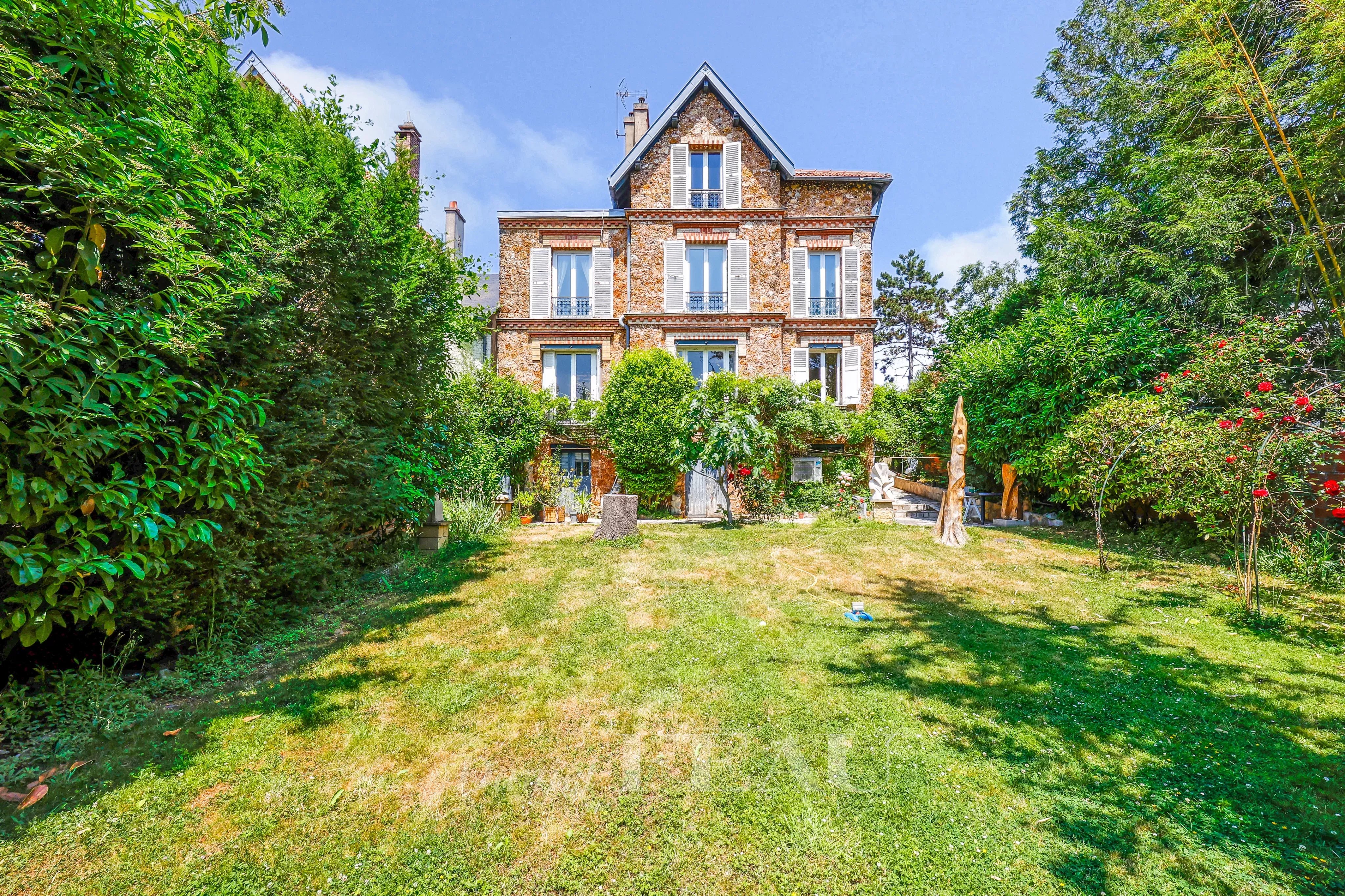 Saint-Cloud - Montretout - Elégante maison.