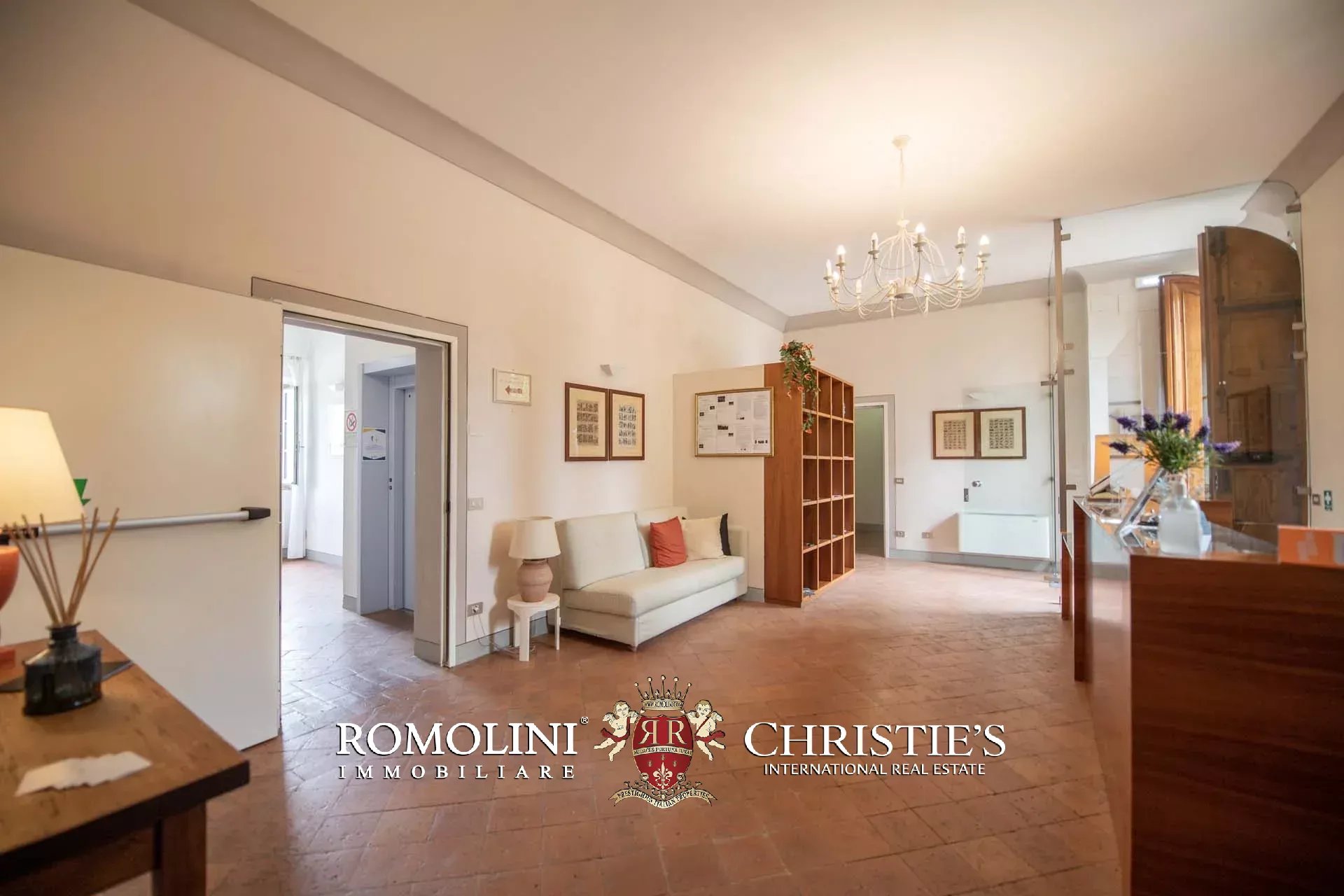 24-KEY BOUTIQUE HOTEL FOR SALE WITH VIEW OF SAN GIMIGNANO'S HISTORIC CENTER