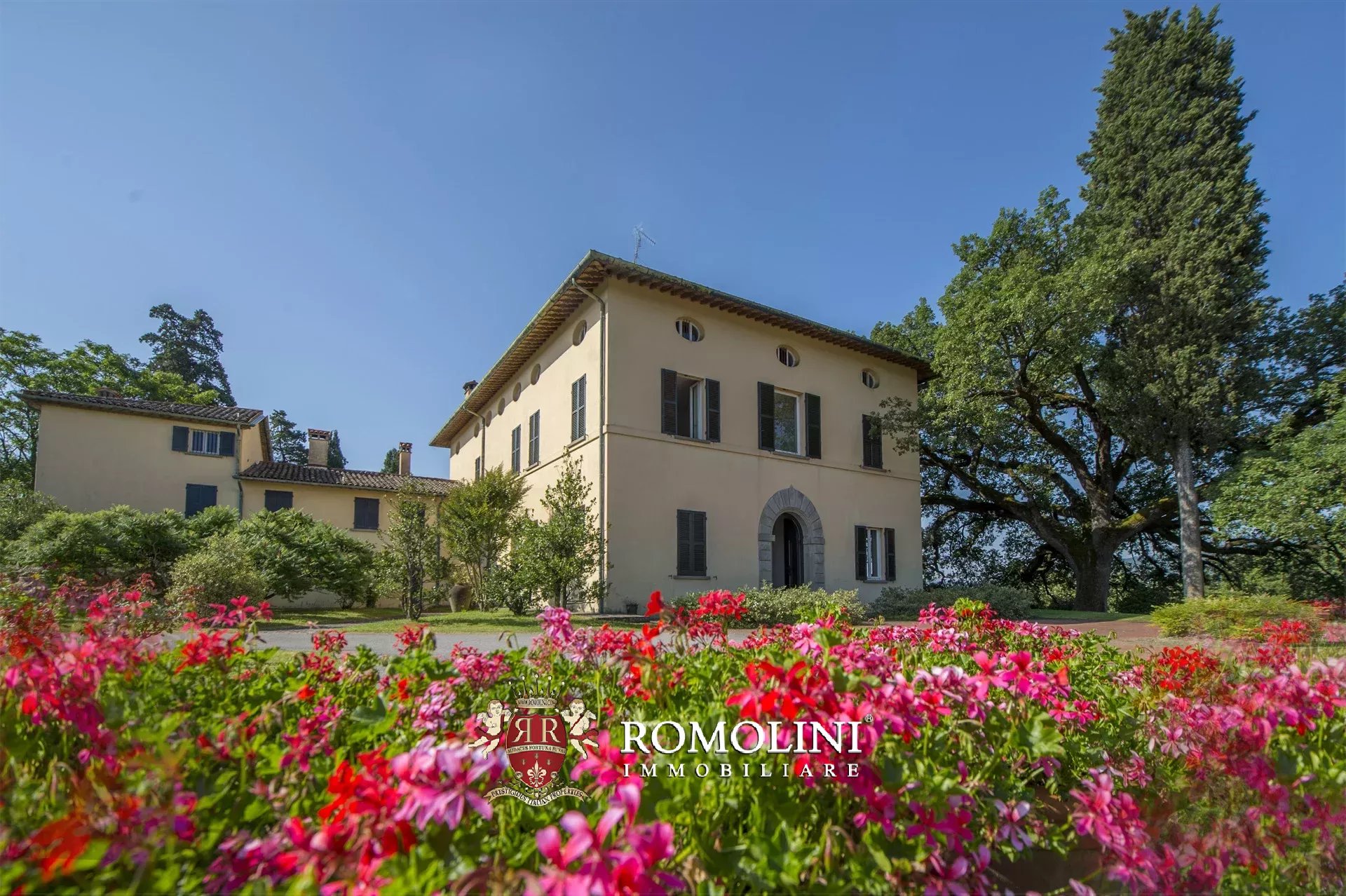 10 Bedroom Villa/Townhouse's Image 23