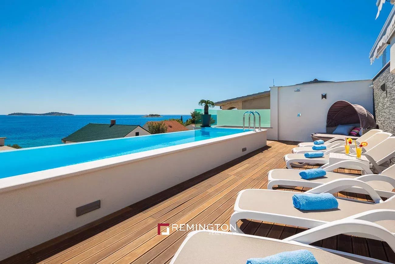 5 Bedroom Villa/Townhouse's Image 5