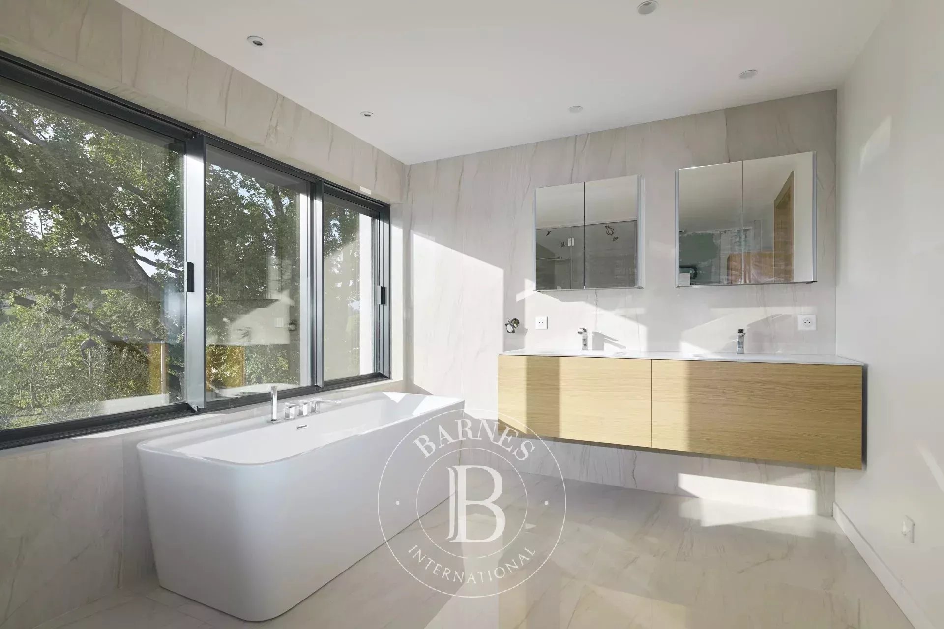 Ev Mougins - picture 13