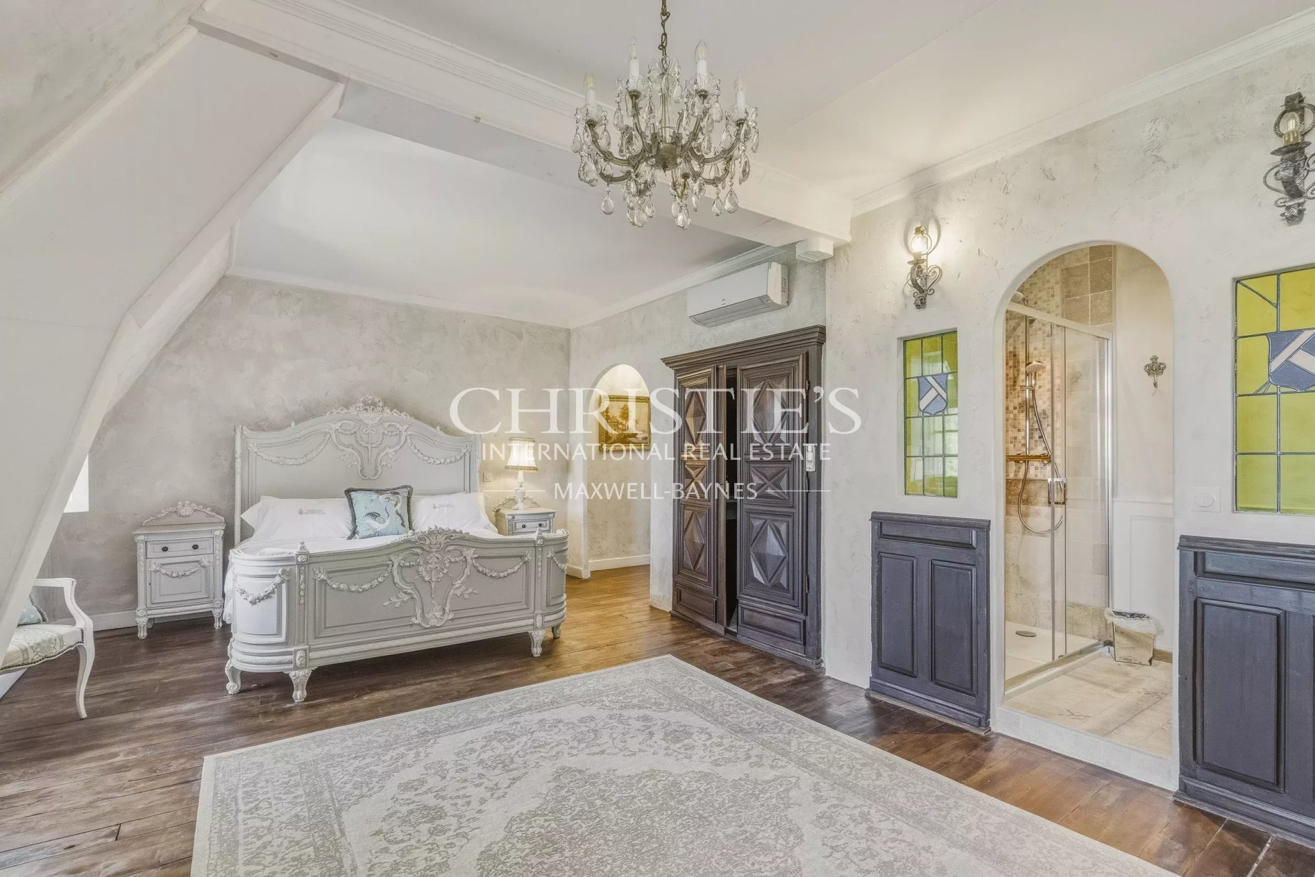 17 Bedroom Chateau's Image 31