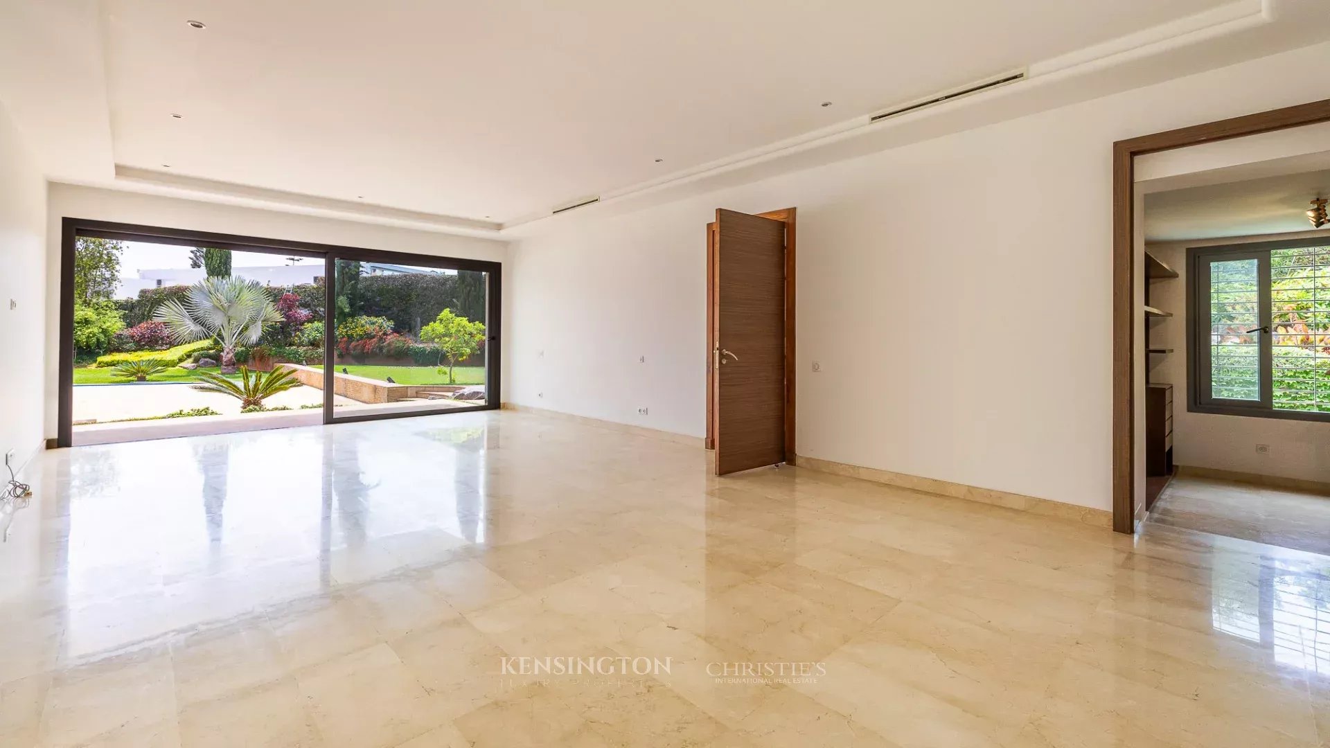 4 Bedroom Villa/Townhouse's Image 23