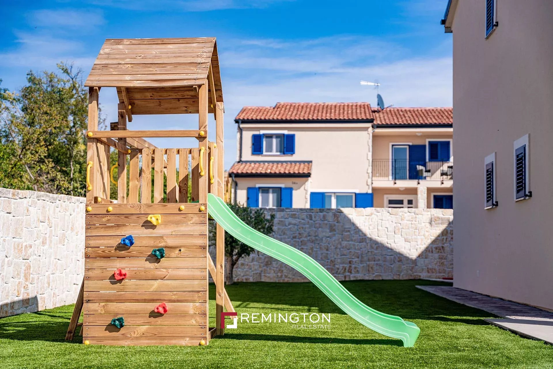 4 Bedroom Villa/Townhouse's Image 14
