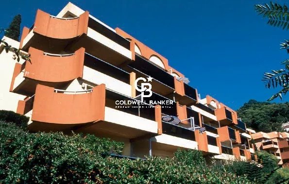 A QUELQUES MINUTES DE MONACO / STUDIO VIDE / CAVE ET PARKING