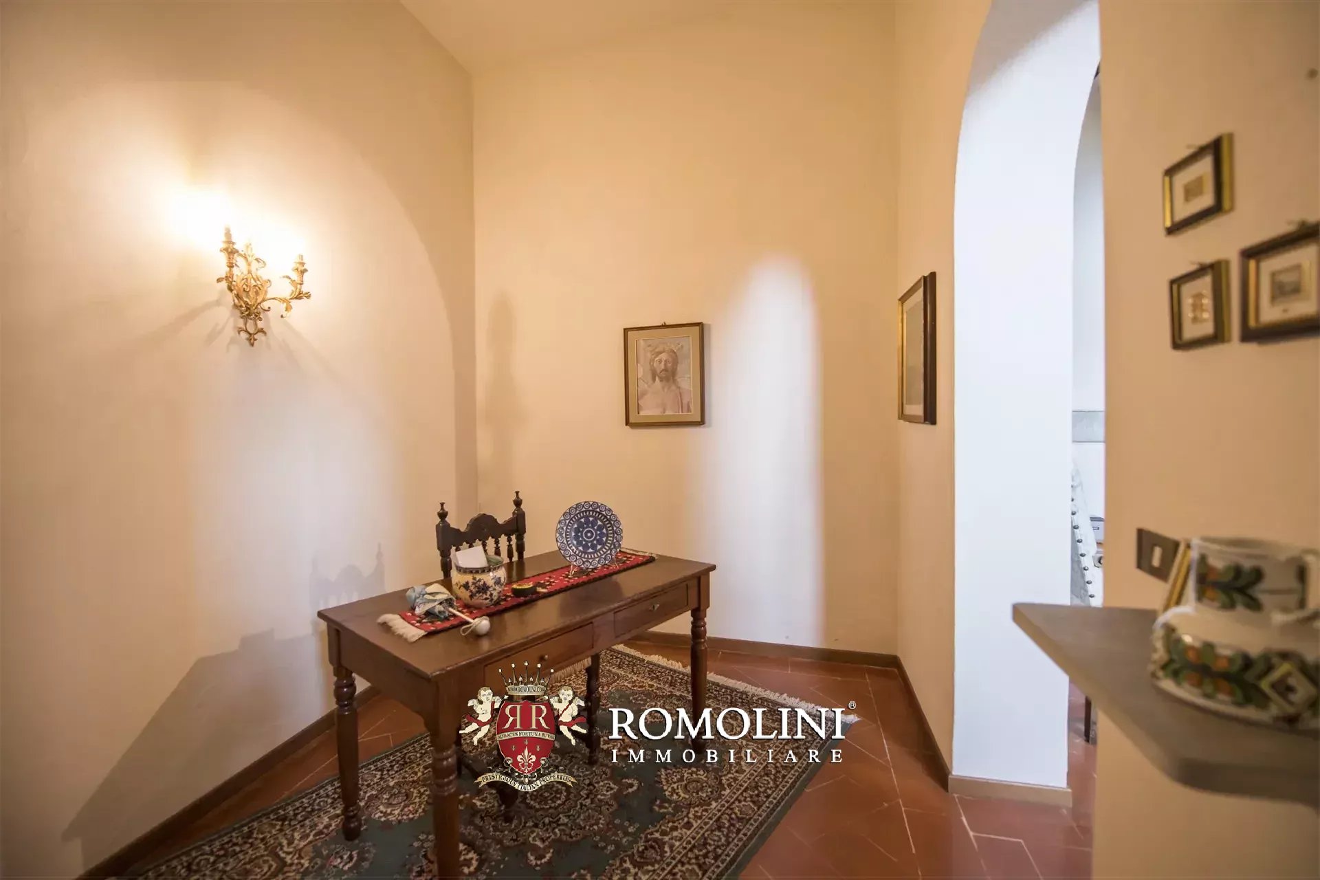 6 Bedroom Villa/Townhouse's Image 26