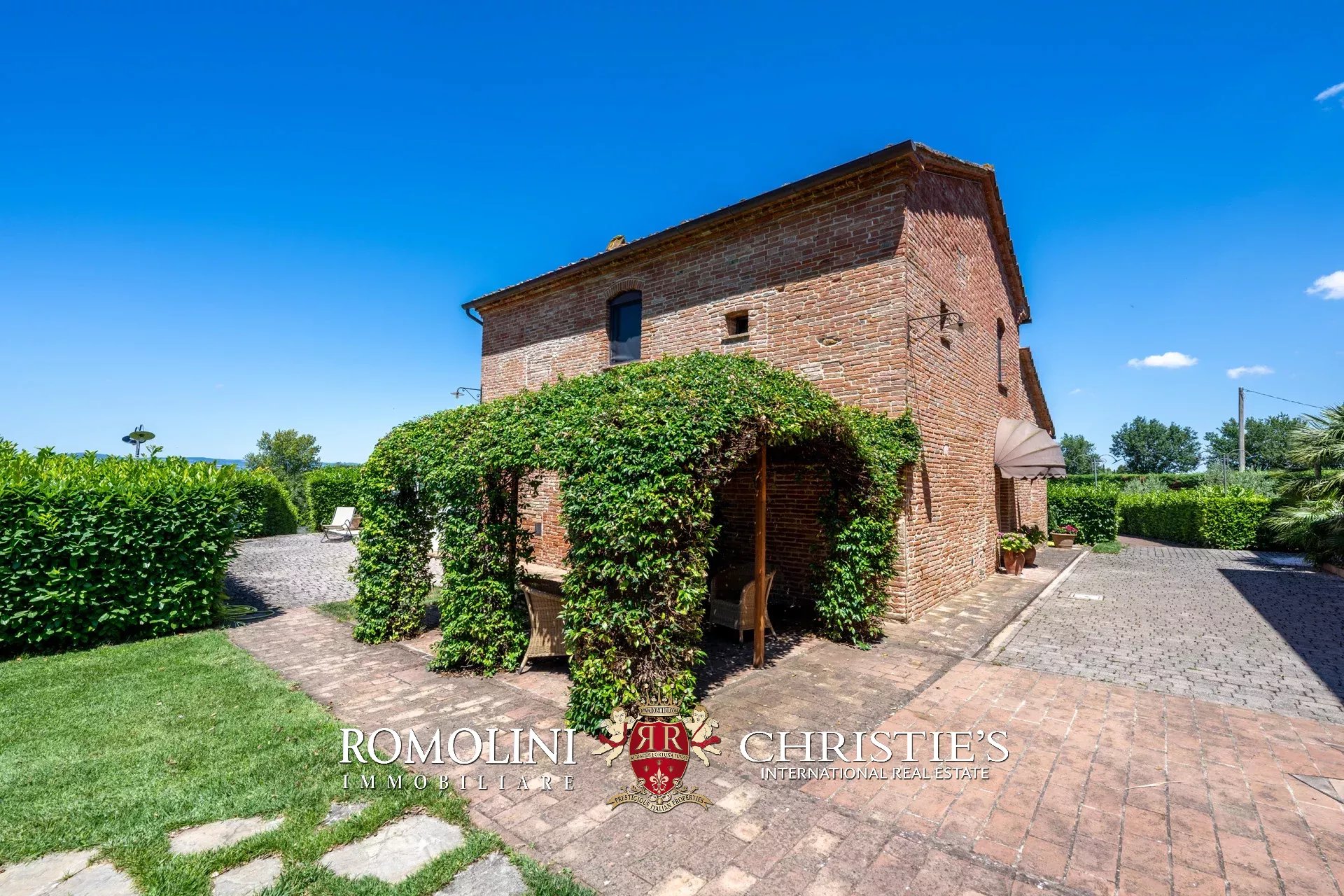 16 Bedroom Villa/Townhouse's Image 17