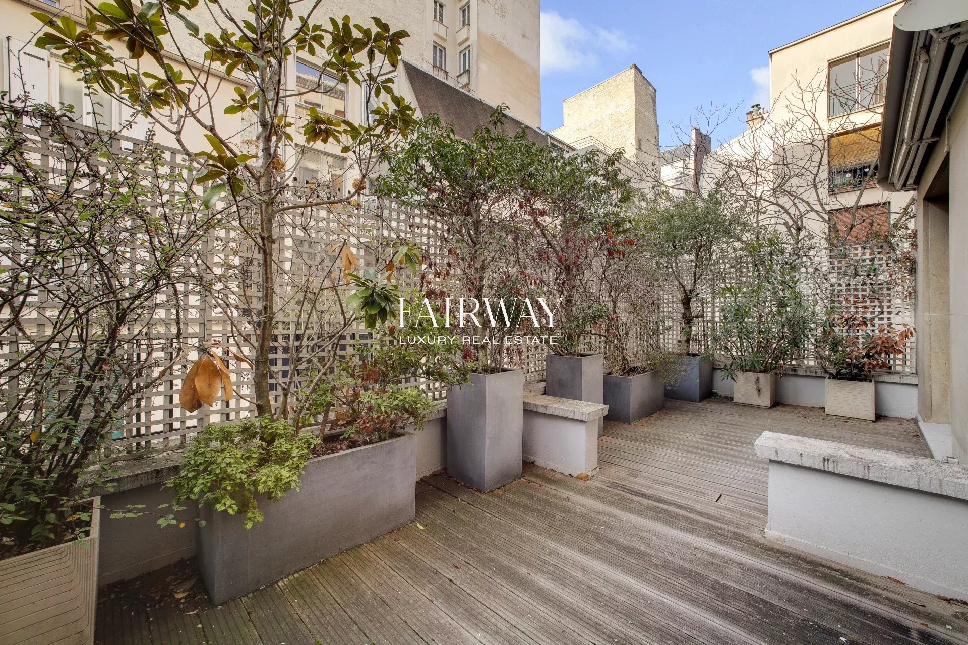 Appartement en rez-de-jardin à deux pas de l’Arc de Triomphe