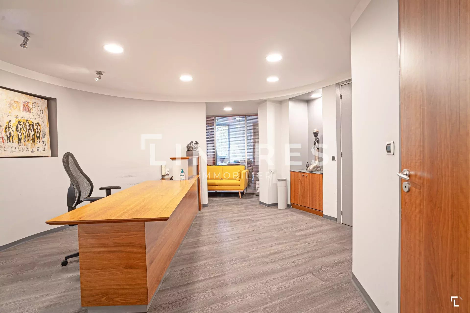 CASTEL'PREMIUM - Local de 119m2 (5 bureaux loués) - 13006 CASTELLANE