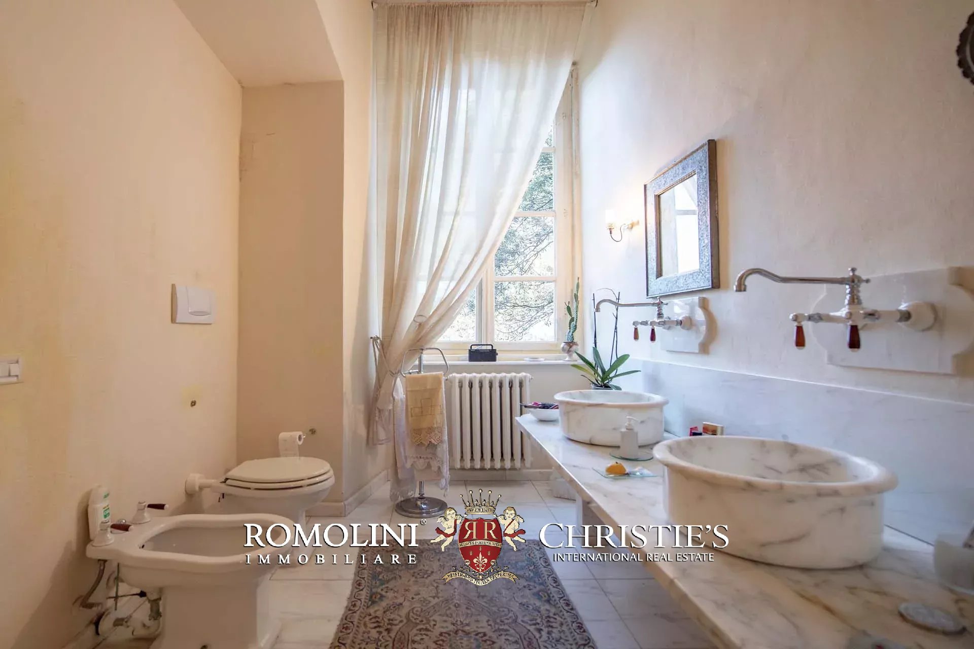 LUXURY PERIOD VILLA FOR SALE NEAR PISA, TUSCANY