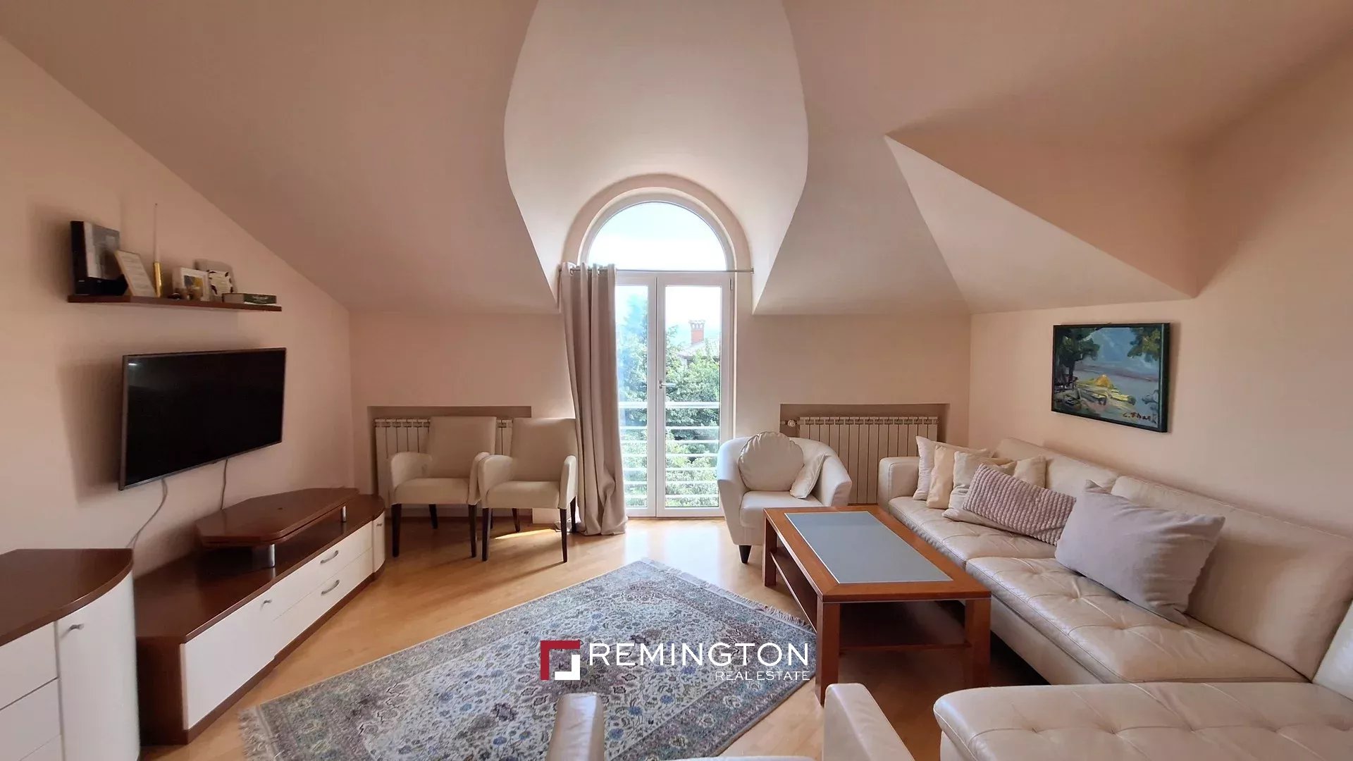 9 Bedroom Villa/Townhouse's Image 19