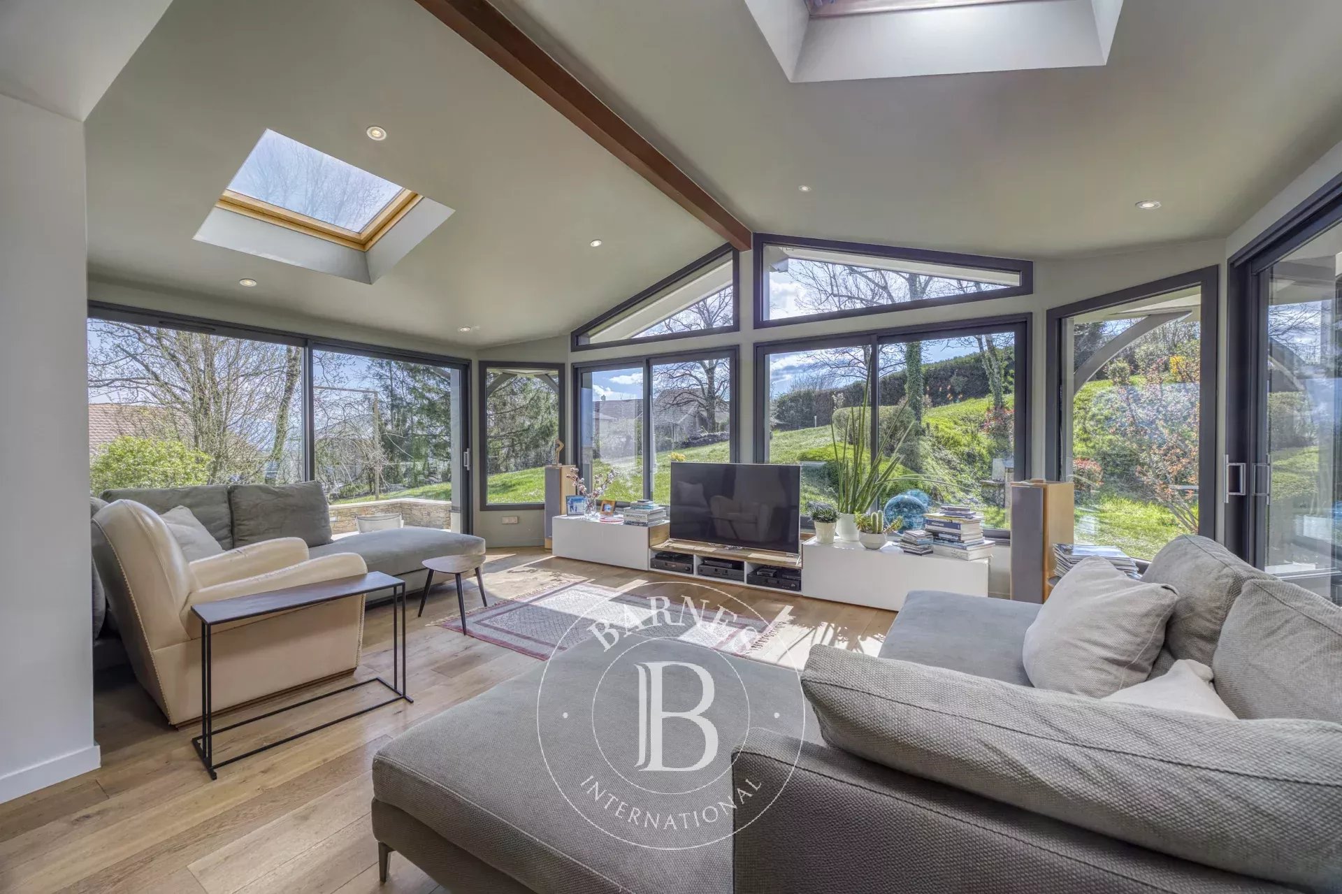 BARNES Pays-de-Gex - THOIRY - RESIDENTIAL NEIGHBORHOOD - ARCHITECT VILLA WITH MOUNT-BLANC VIEW
