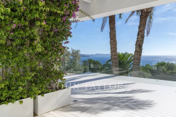 Luxury Villa Es Cubells: Seafront Family Estate with Private Cove — photo 5