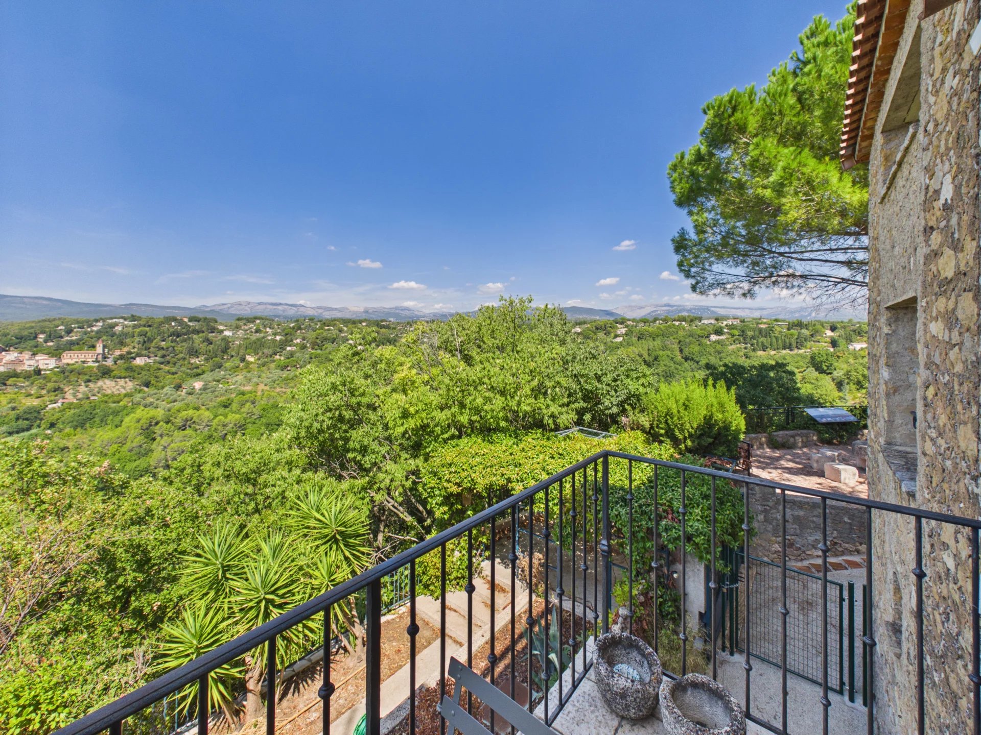 Charming village house with terraces and view - Montauroux