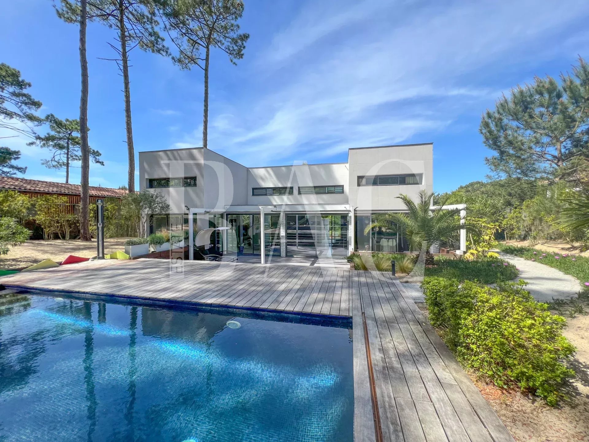 Agence immobilière de 