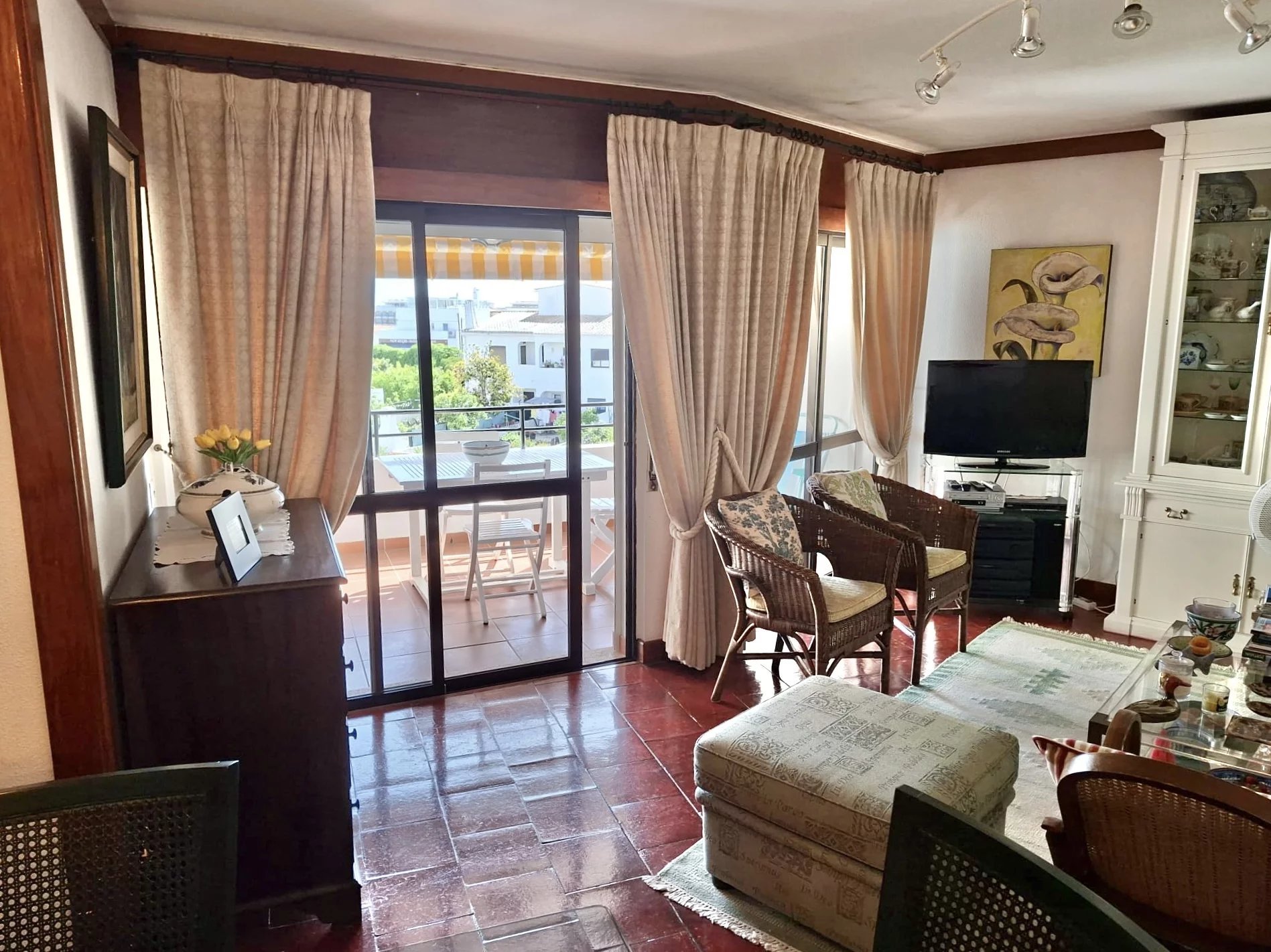 Appartement spacieux avec piscine à Porches
