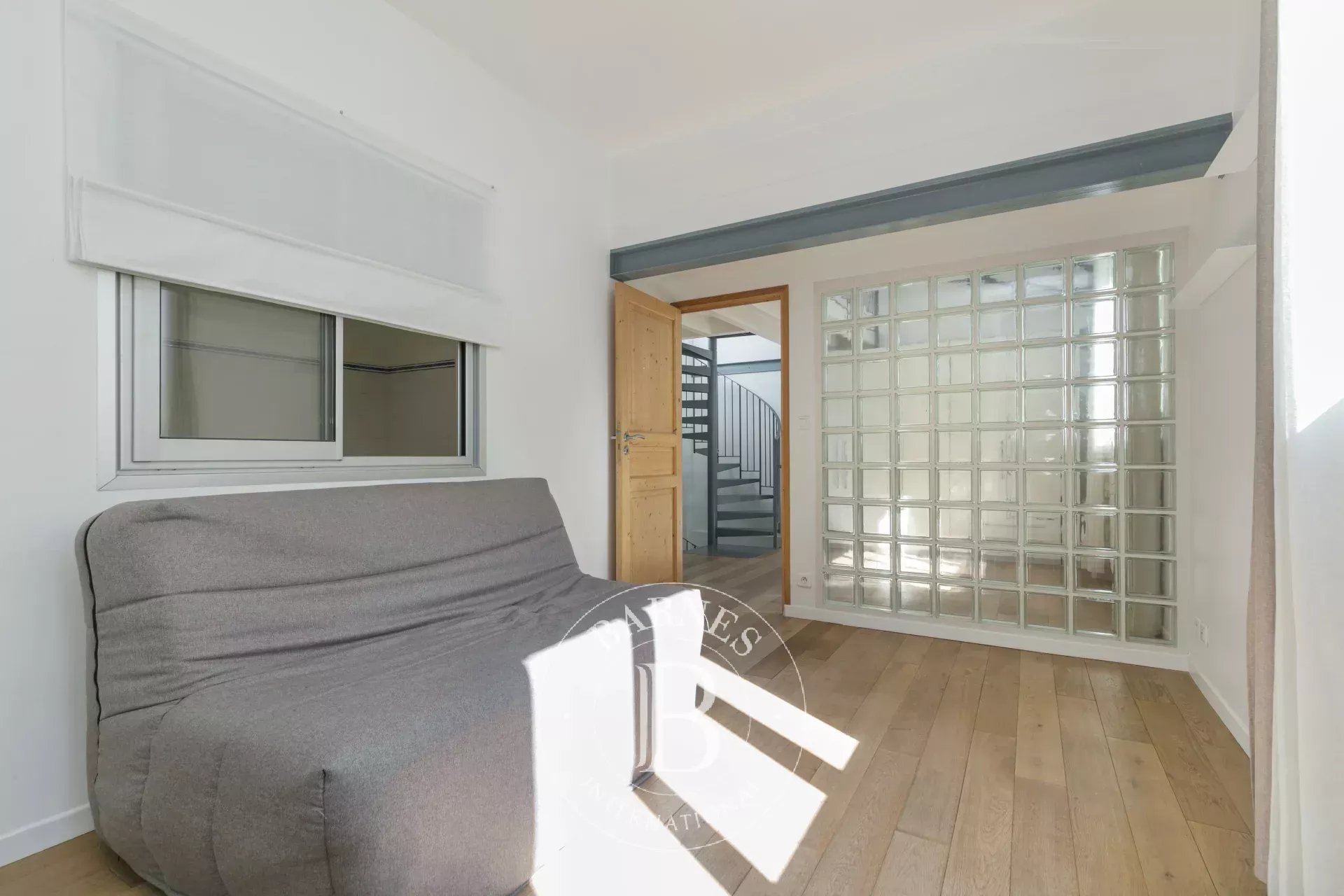 Paris  - Apartment 3 Bedrooms - picture 8