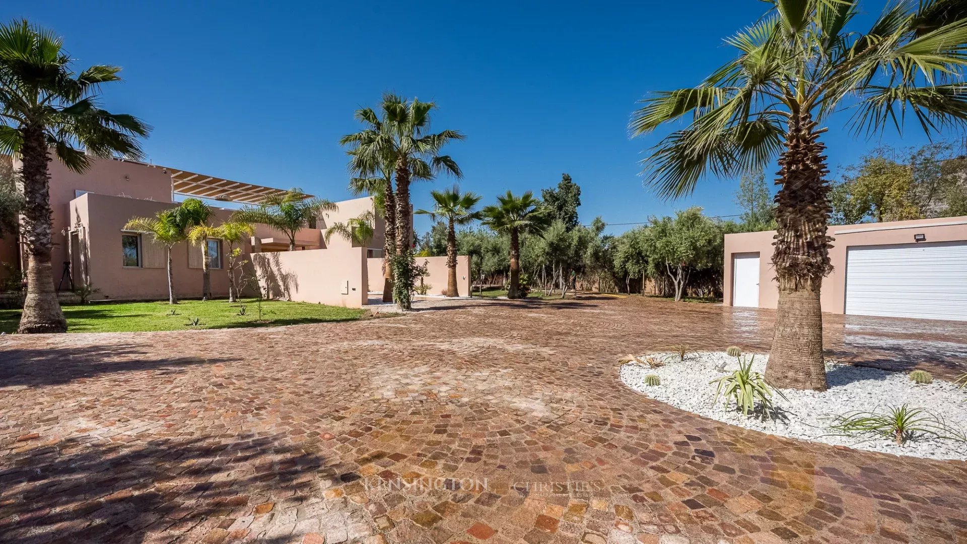 5 Bedroom Villa/Townhouse's Image 32