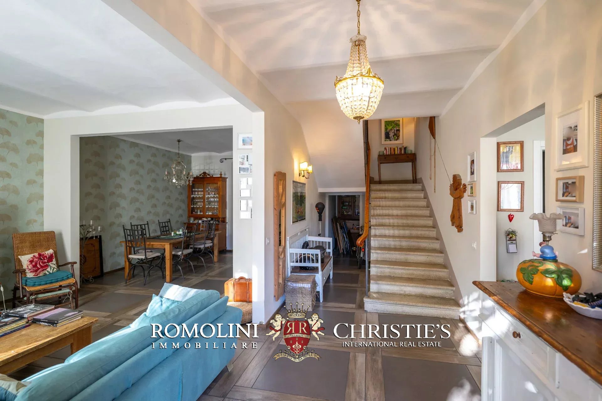 5 Bedroom Villa/Townhouse's Image 4