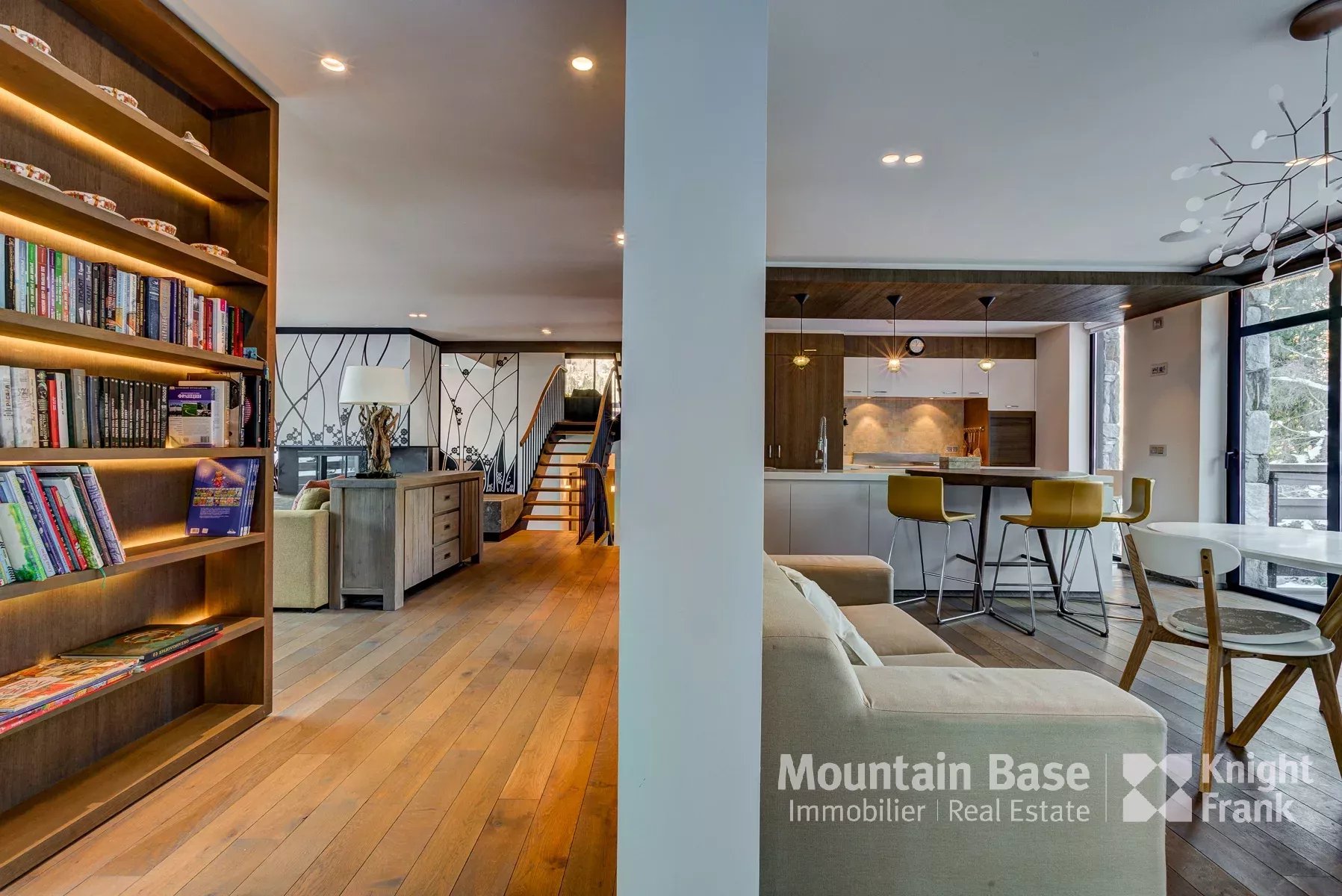 Photo of Beautifully designed, contemporary 4/5 bedroom chalet in a quiet area of Les Houches