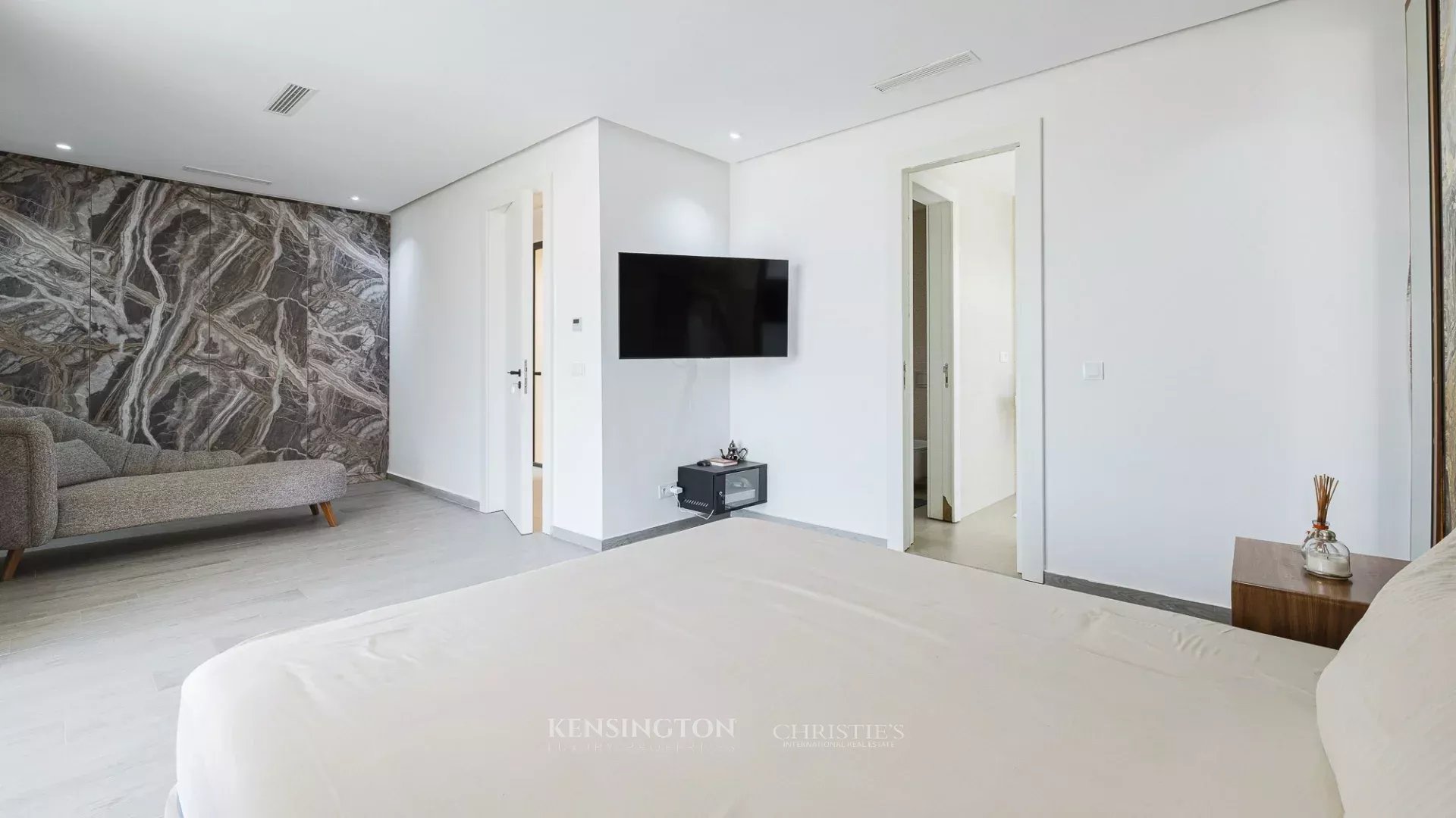 5 Bedroom Villa/Townhouse's Image 21